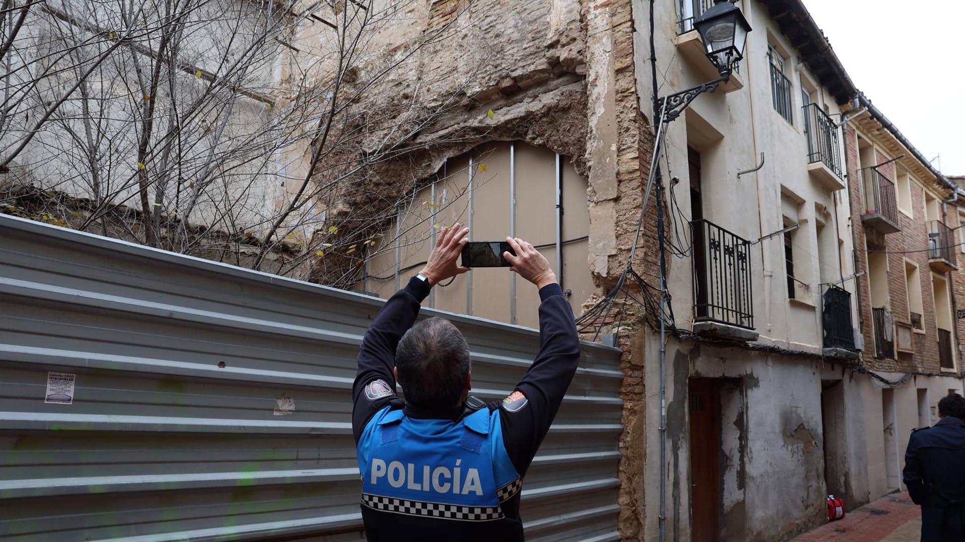 Imagen de la vivienda ubicada en el número 8 de la calle Cofrete de Tudela que se ha derrumbado.
