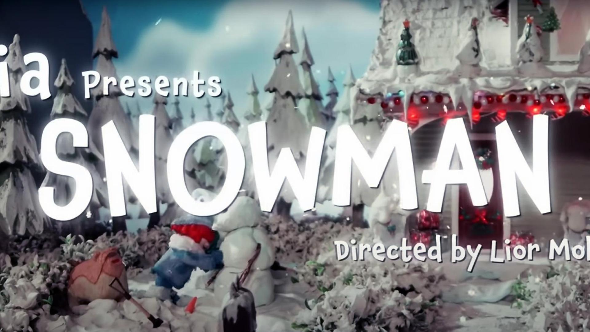 Fotograma del vídeo oficial de la canción 'Snowman', de Sia