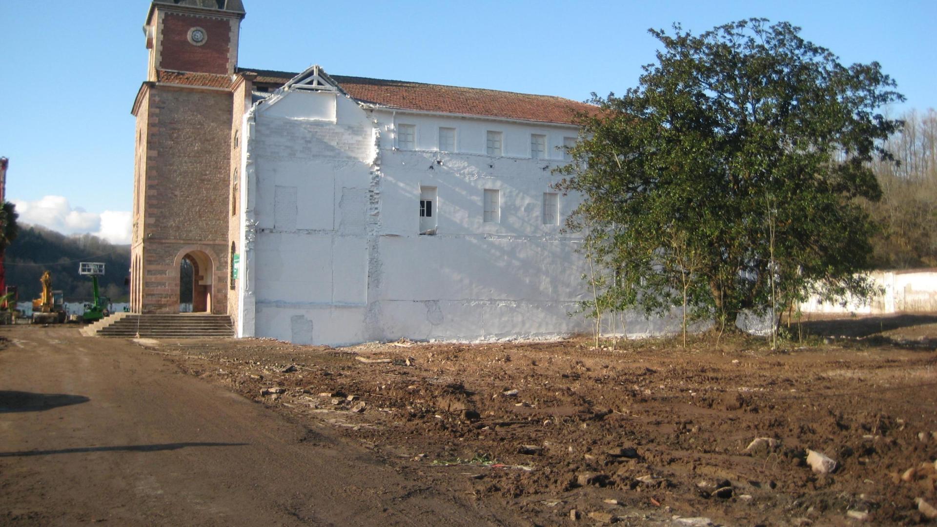 Imagen de la antigua iglesia de los Capuchinos en Lekaroz.