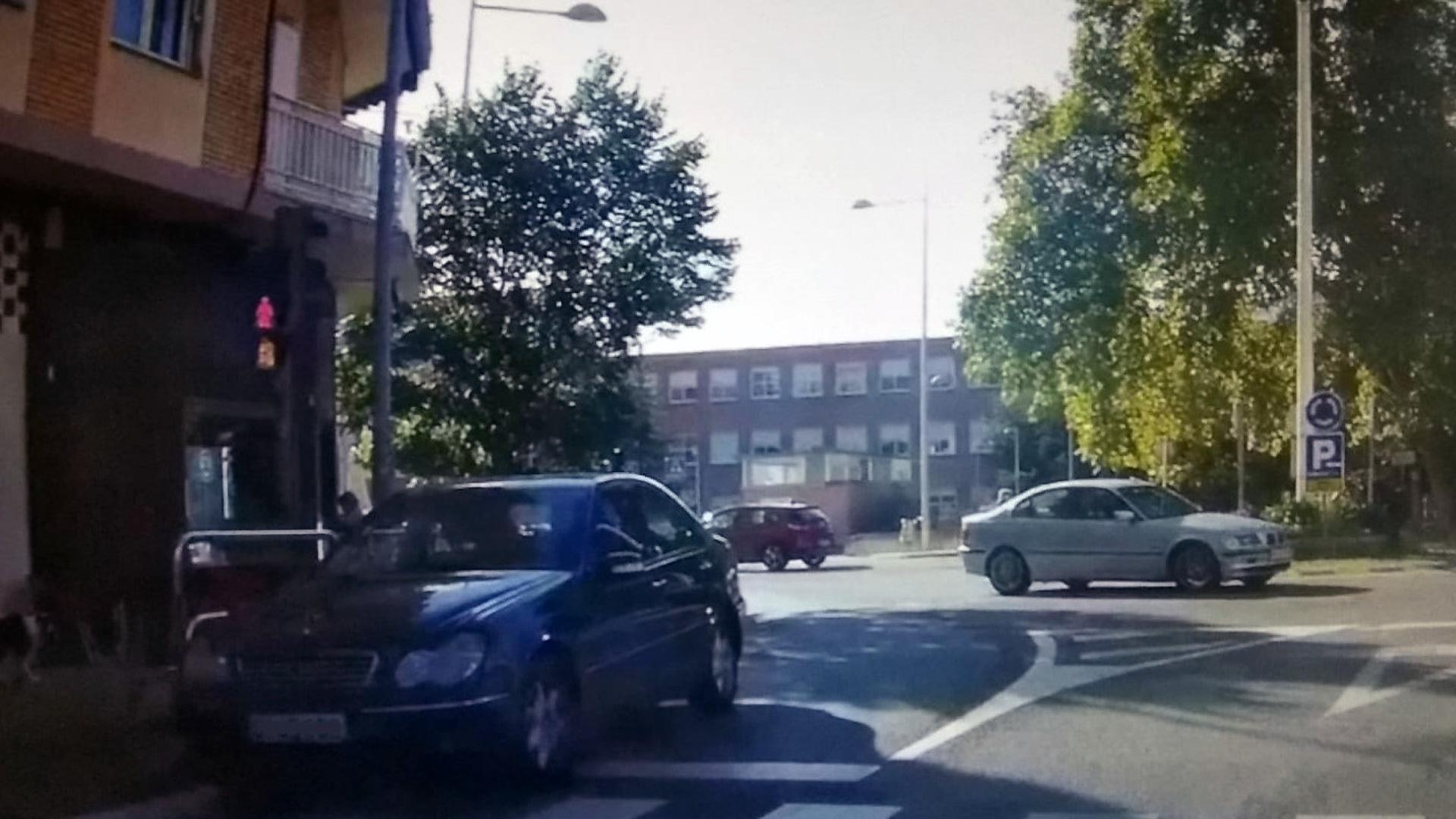 Vehículo hurtado circulando por Estella, desde la cámara de PM en el patrulla