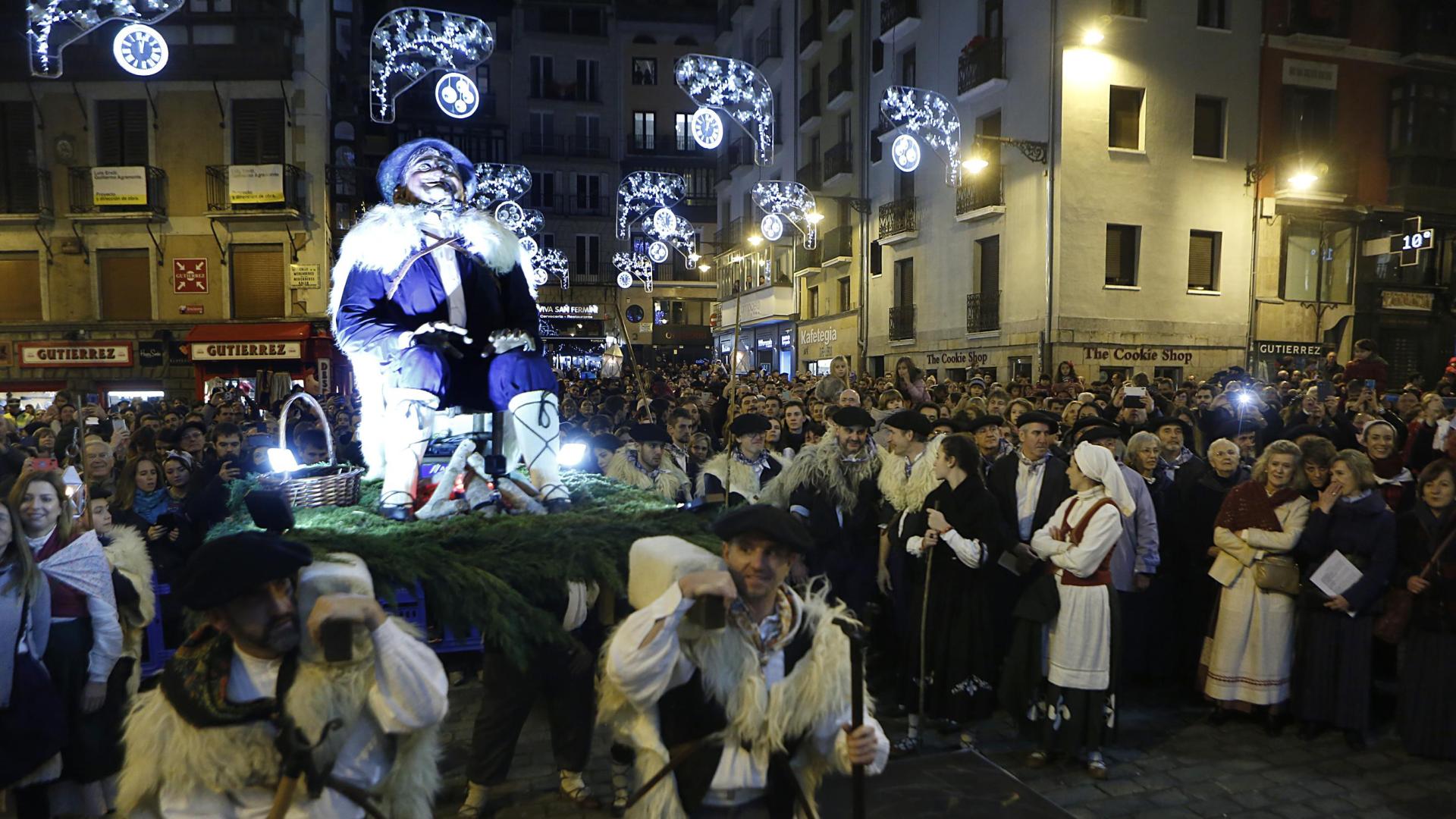 El Olentzero vuelve hoy a las calles de Pamplona y muchas otras localidades.