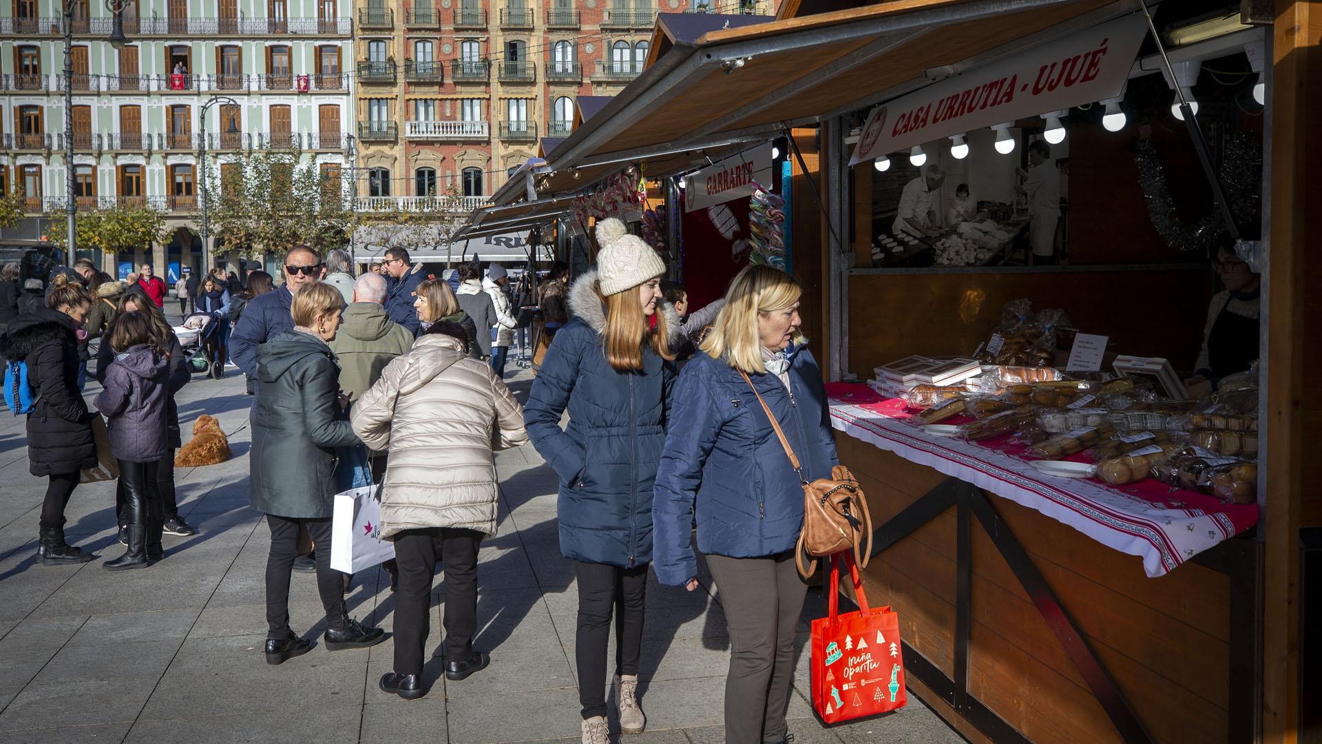 Las 28 casetas ofrecen productos artesanales, muchos de ellos alimenticios