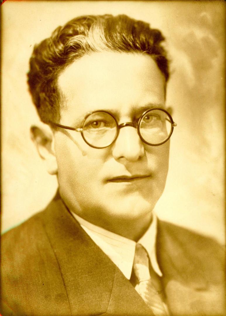 Alberto Pelairea en un retrato del prestigioso establecimiento zaragozano de Jalón Ángel, en la década de los veinte del siglo pasado