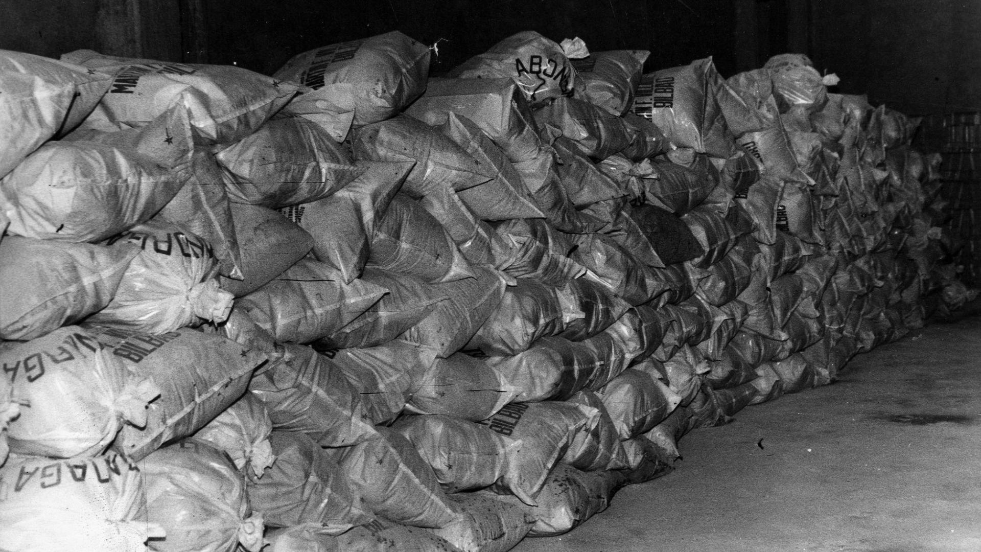 Comida preparada para su envío a la Nicaragua devastada por el terremoto de Managua en 1972
