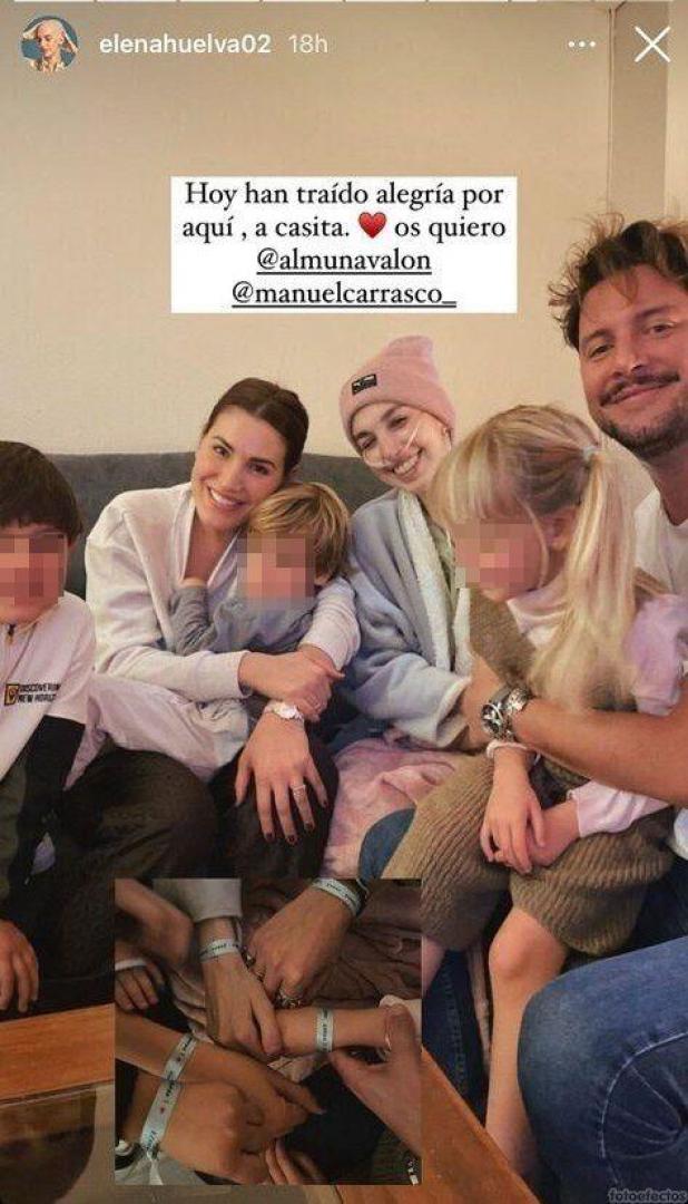 La imagen que subió a redes Elena Huelva durante la visita de Manuel Carrasco y toda su familia a su casa.