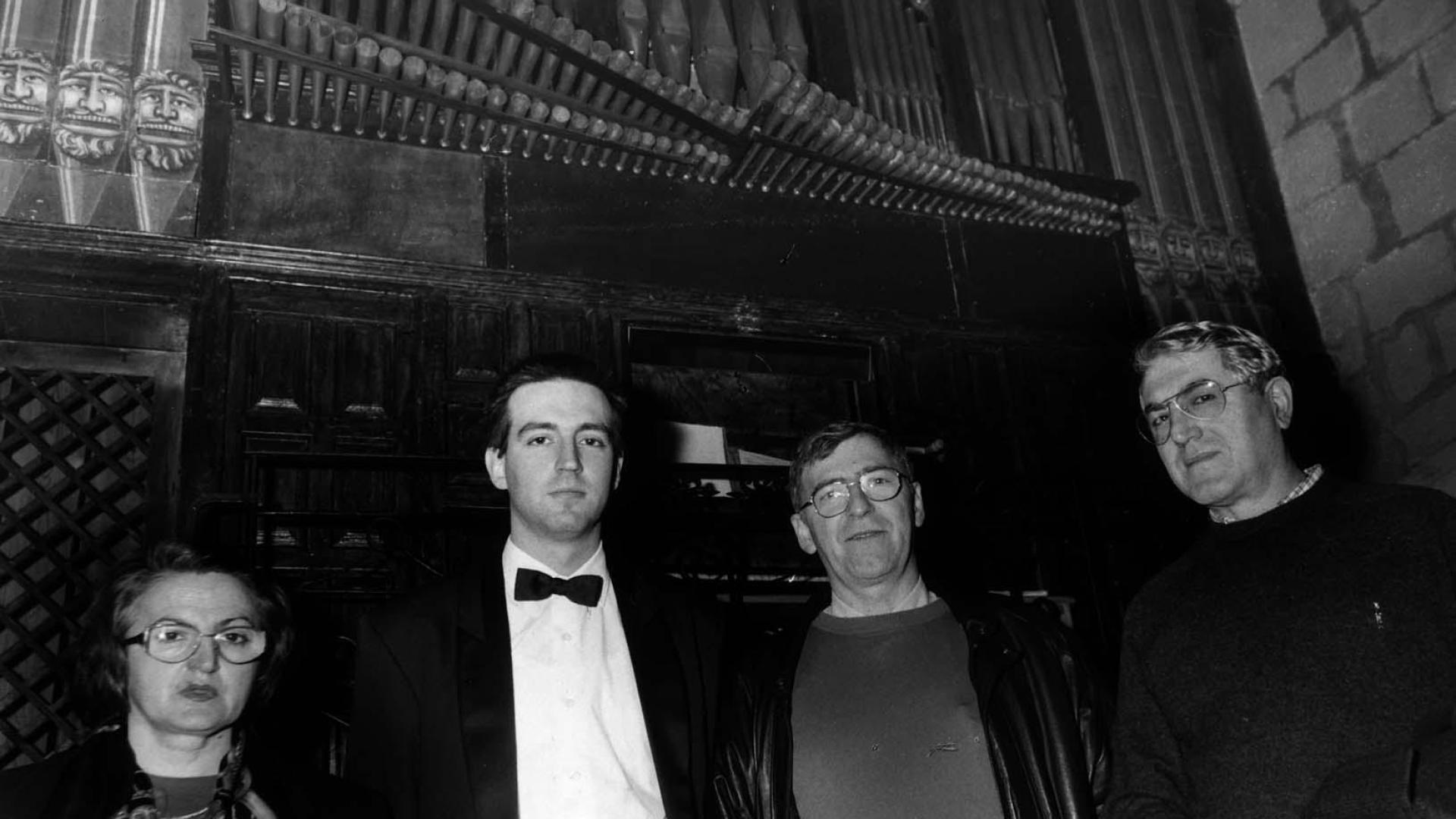 Ángela Burguete, el músico Raúl del Toro, José Luis Goñi y José Antonio Pérez Añanos, tras el primer concierto con el órgano de Aibar restaurado