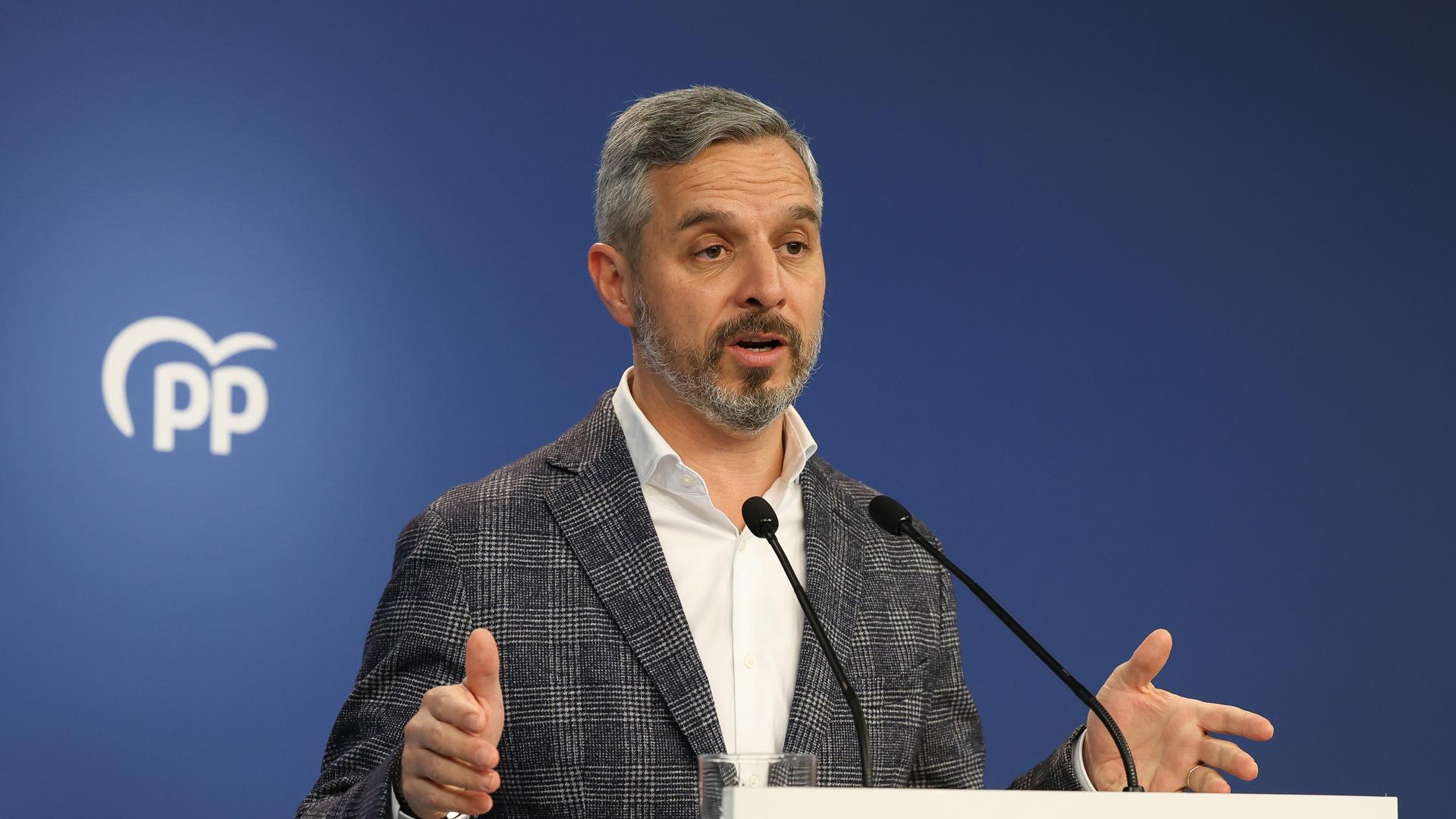 El vicesecretario de Economía del Partido Popular, Juan Bravo, en la una rueda de prensa de este lunes 2 de enero