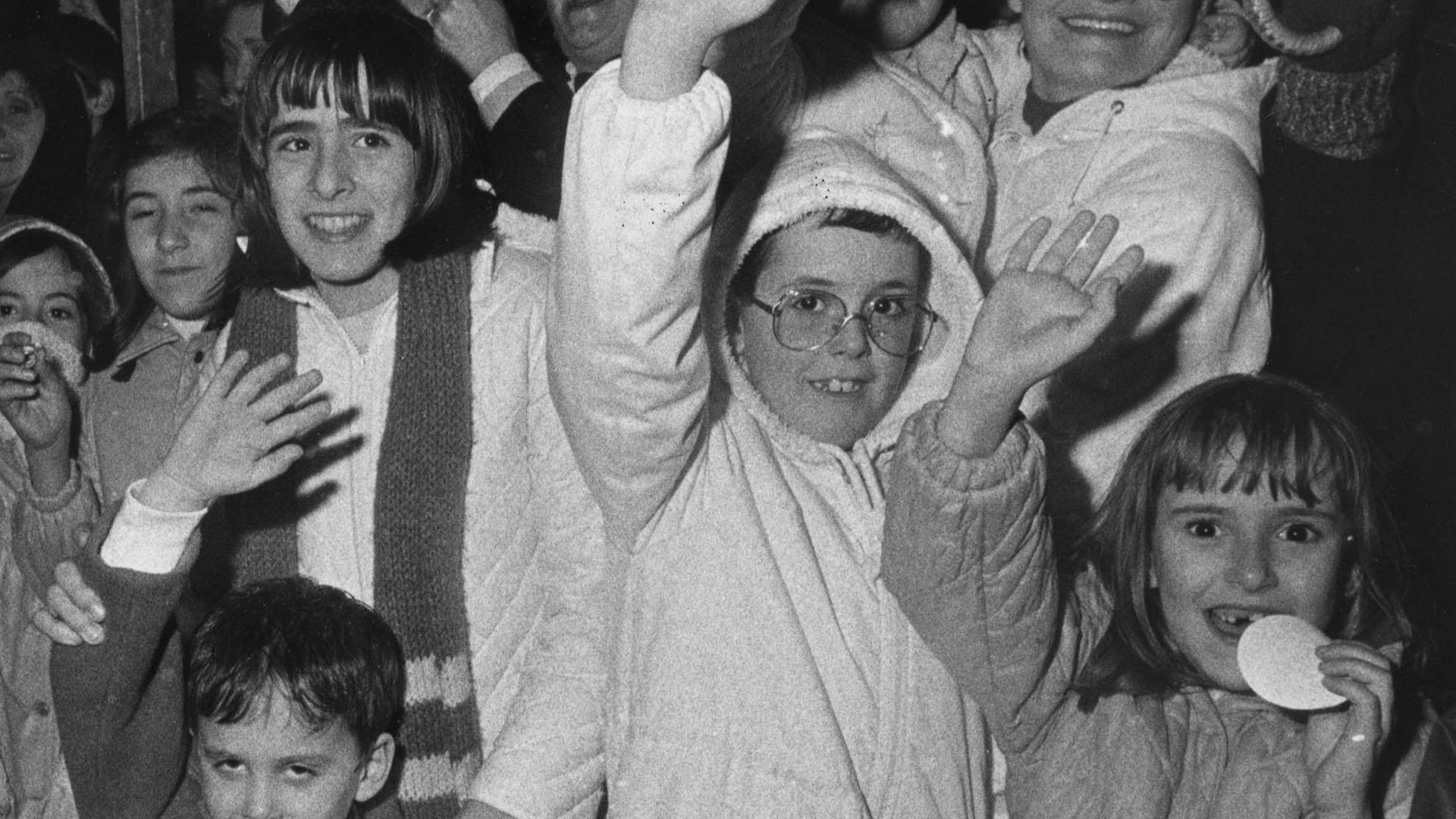 Público en la cabalgata del 5 de enero de hace 39 años.