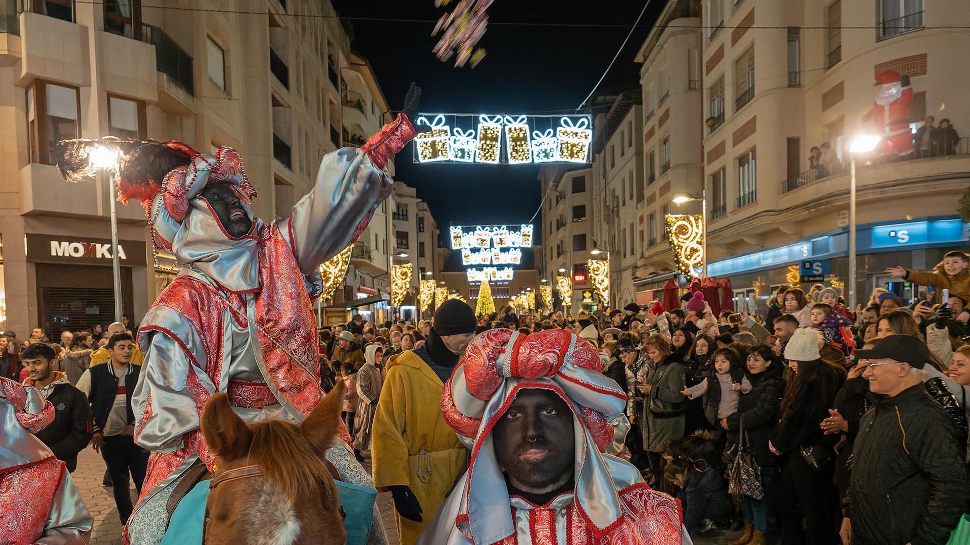 Imágenes de la Cabalgata de los Reyes Magos de Estella