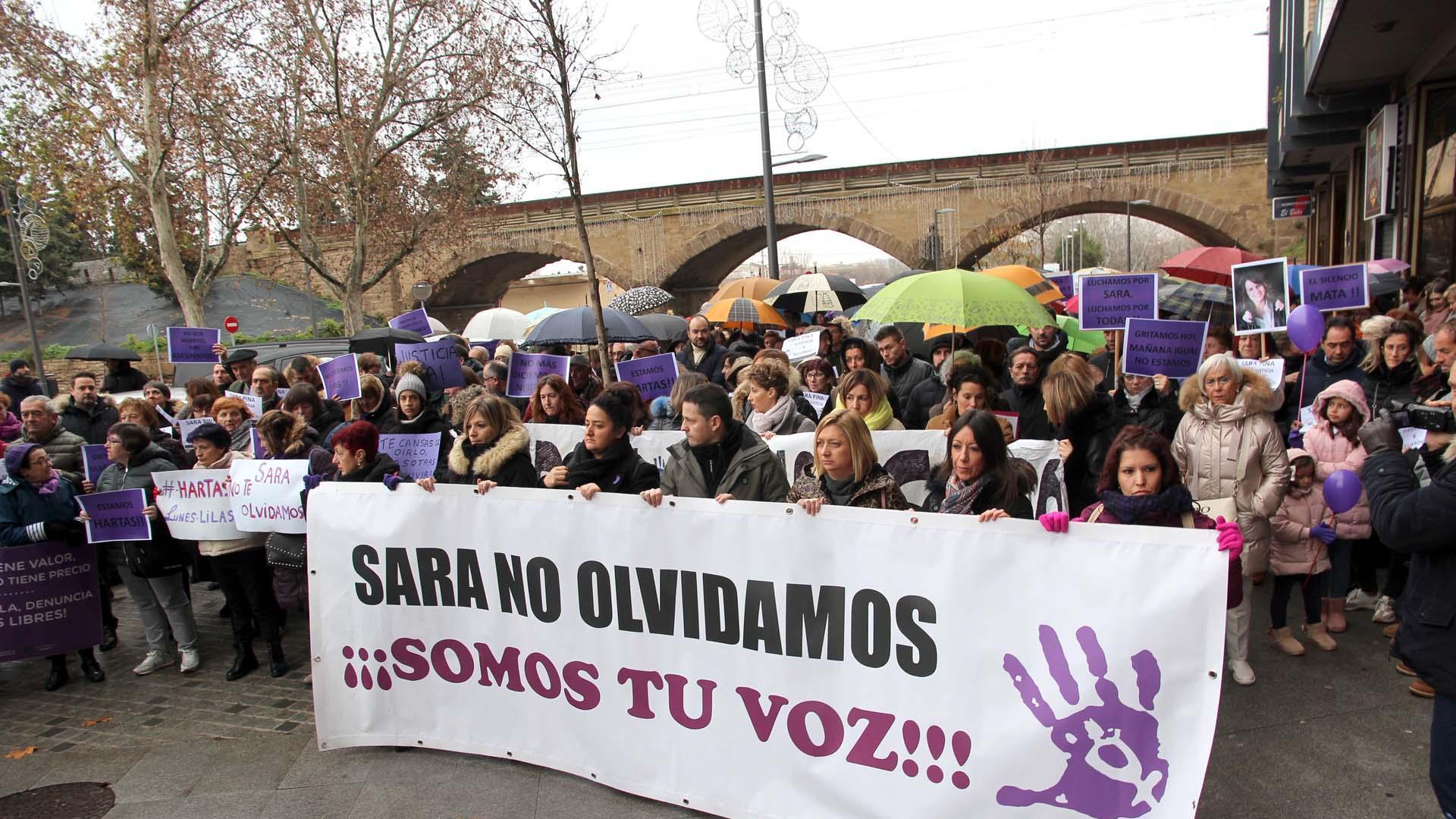 Fotos de la manifestación en Tudela en recuerdo a Sara Pina.