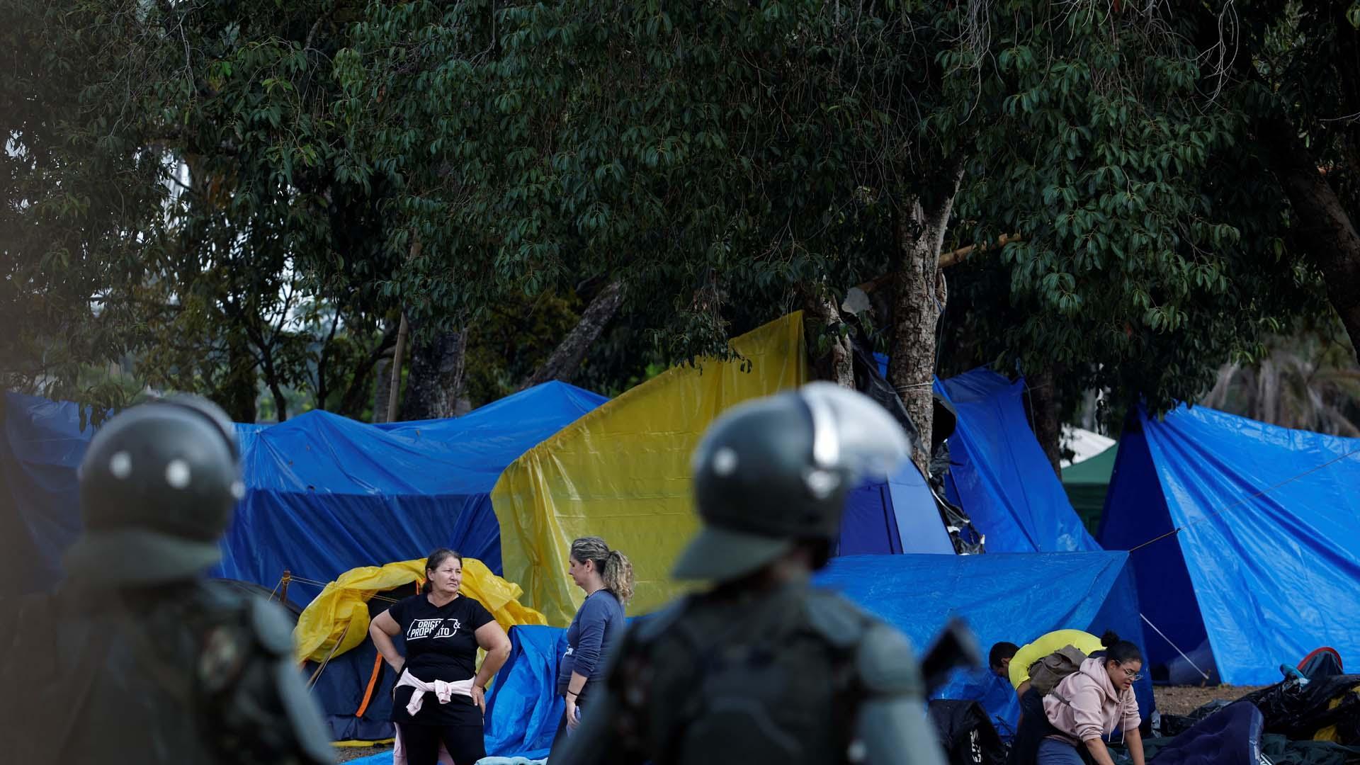 Los cientos de seguidores del expresidente Jair Bolsonaro acampados han recogido sus pertenencias y abandonado el lugar