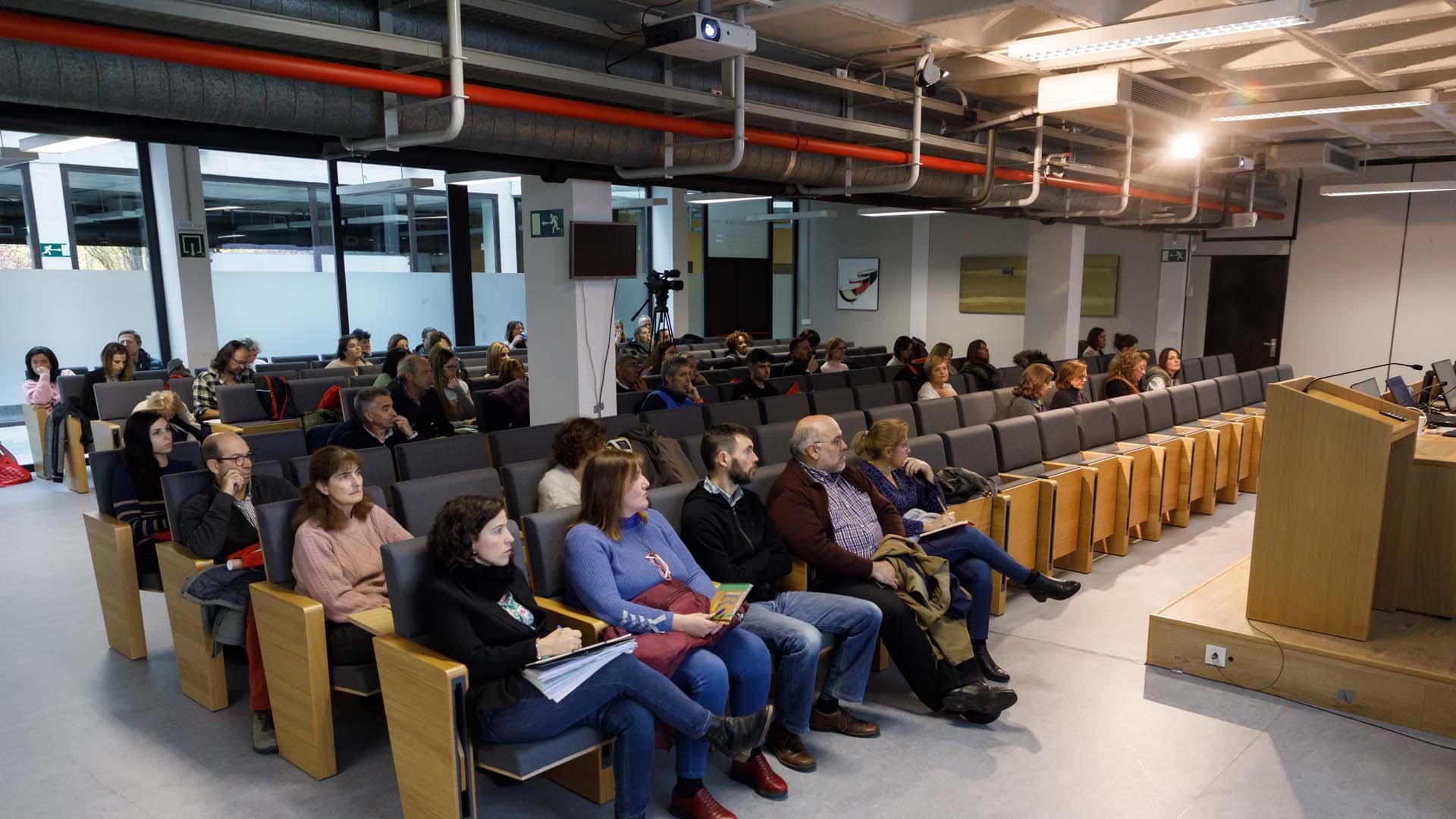 Profesorado de Educación Secundaria, durante la charla celebrada en la UPNA