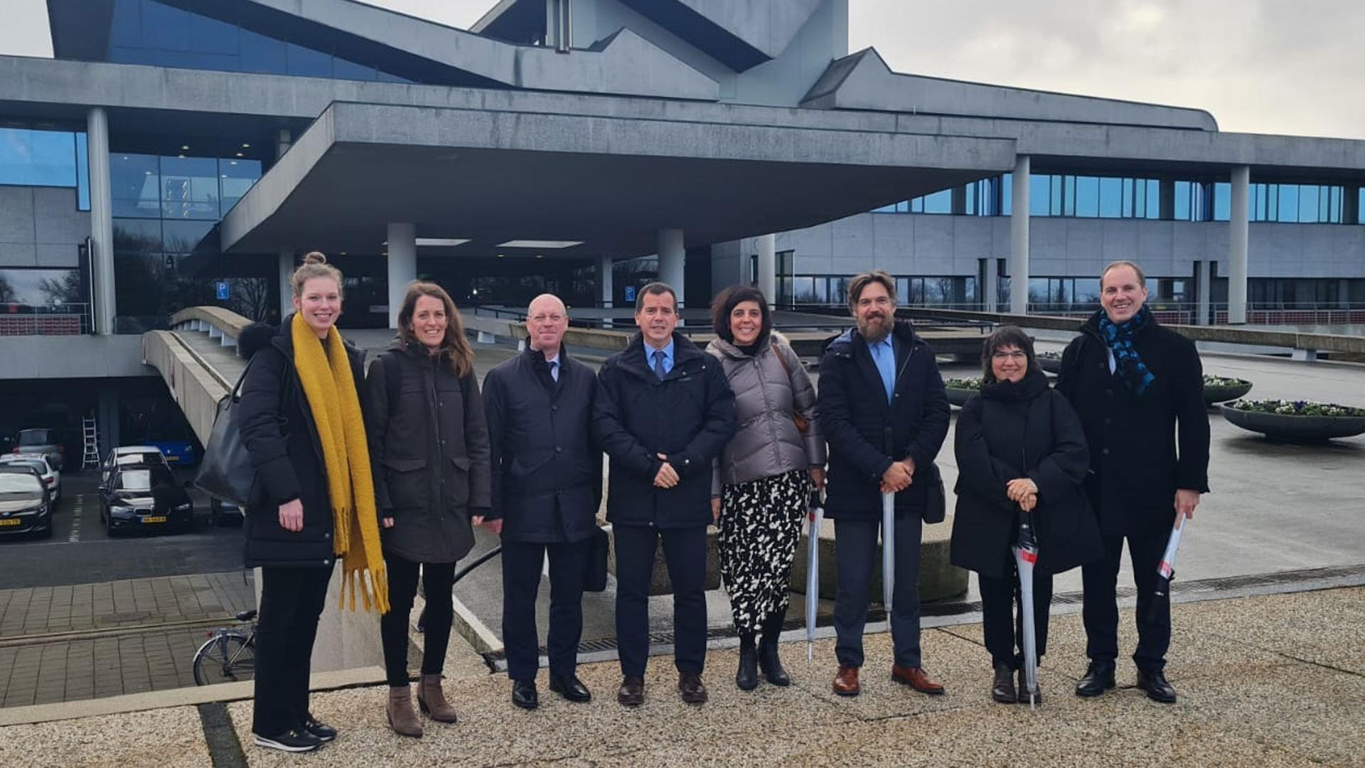 El consejero Irujo junto con la delegación navarra y representantes del polo de innovación digital Noord Brabant, durante su visita al European Digital Innovation Hub