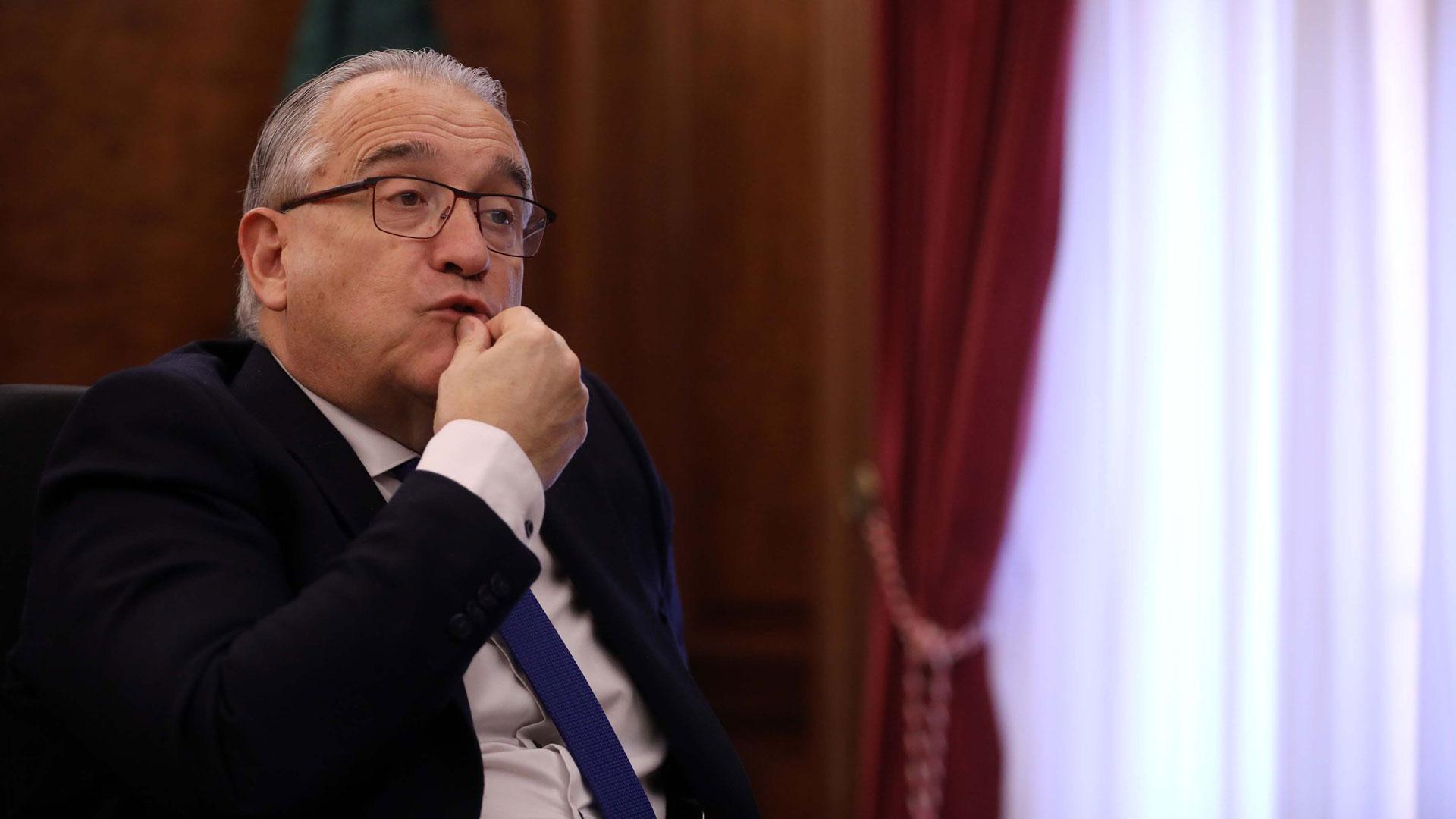 Enrique Maya en el Ayuntamiento de Pamplona