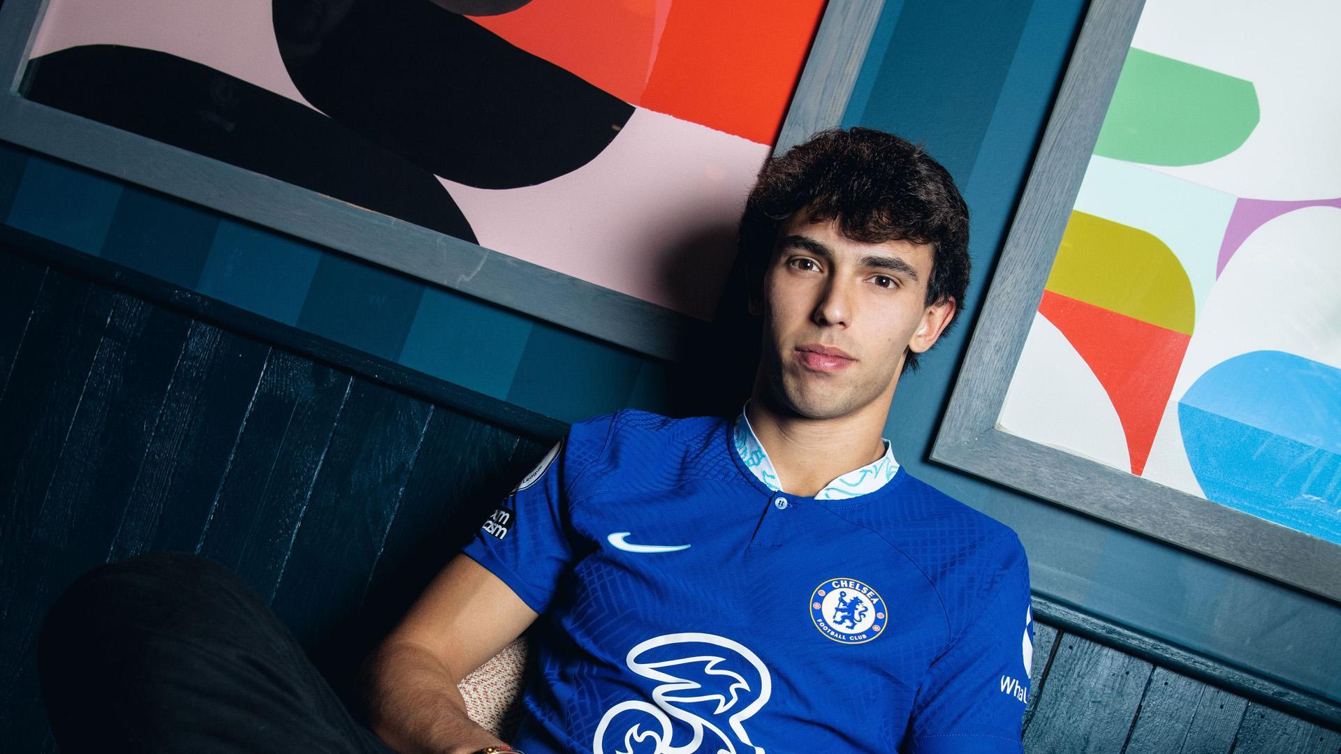 Joao Félix, con la camiseta del Chelsea, en la fotografía publicada por el conjunto inglés dándole la bienvenida