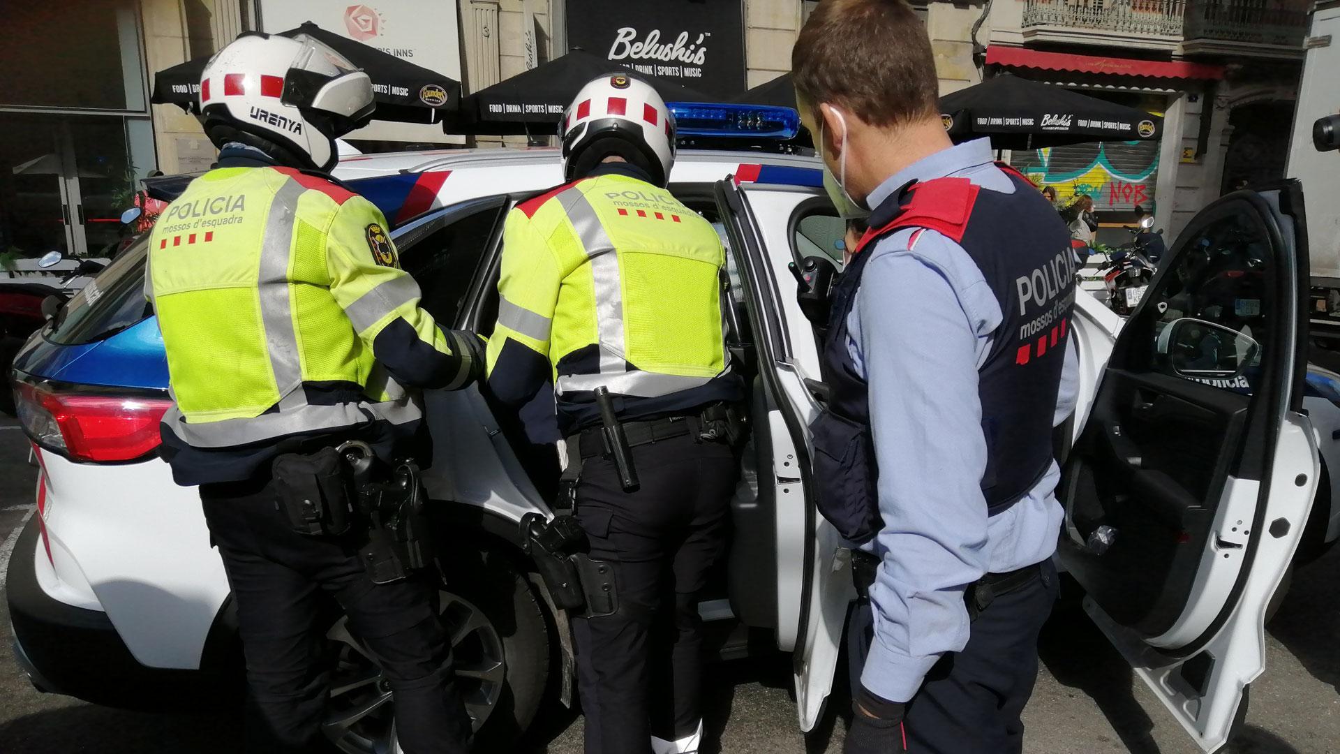Imagen de archivo de varios agentes de los Mossos d'Esquadra