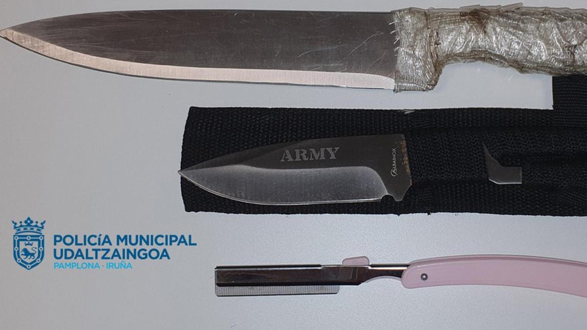 Armas blancas intervenidas por la Policía Municipal de Pamplona