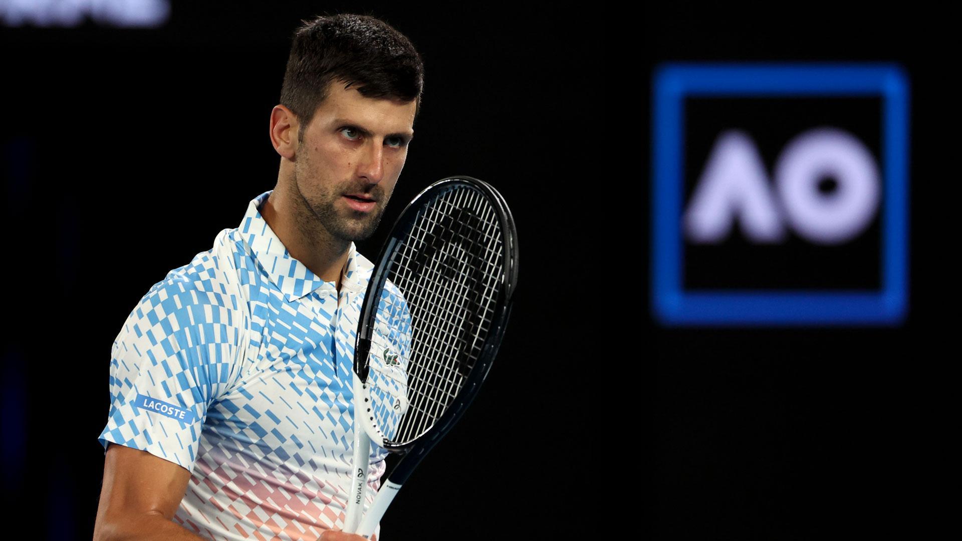 Djokovic celebra uno de los tantos en el partido de cuartos de final del Abierto de Australia, en el que ha ganado al ruso Andrey Rublev