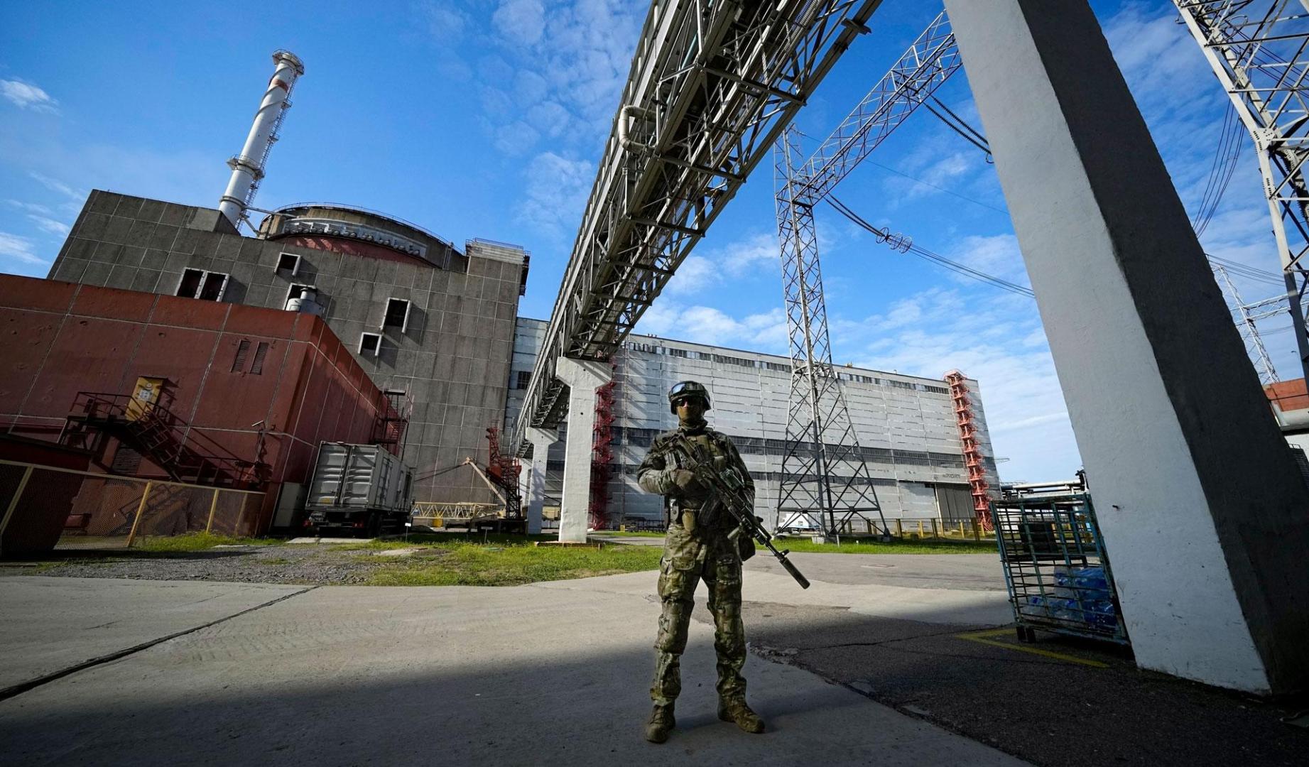 La central nuclear de Zaporiya, en el sureste de Ucrania, se encontraba en territorio controlado por Rusia cuando un misil ruso dañó una subestación eléctrica distante, aumentando el riesgo de catástrofe radiactiva