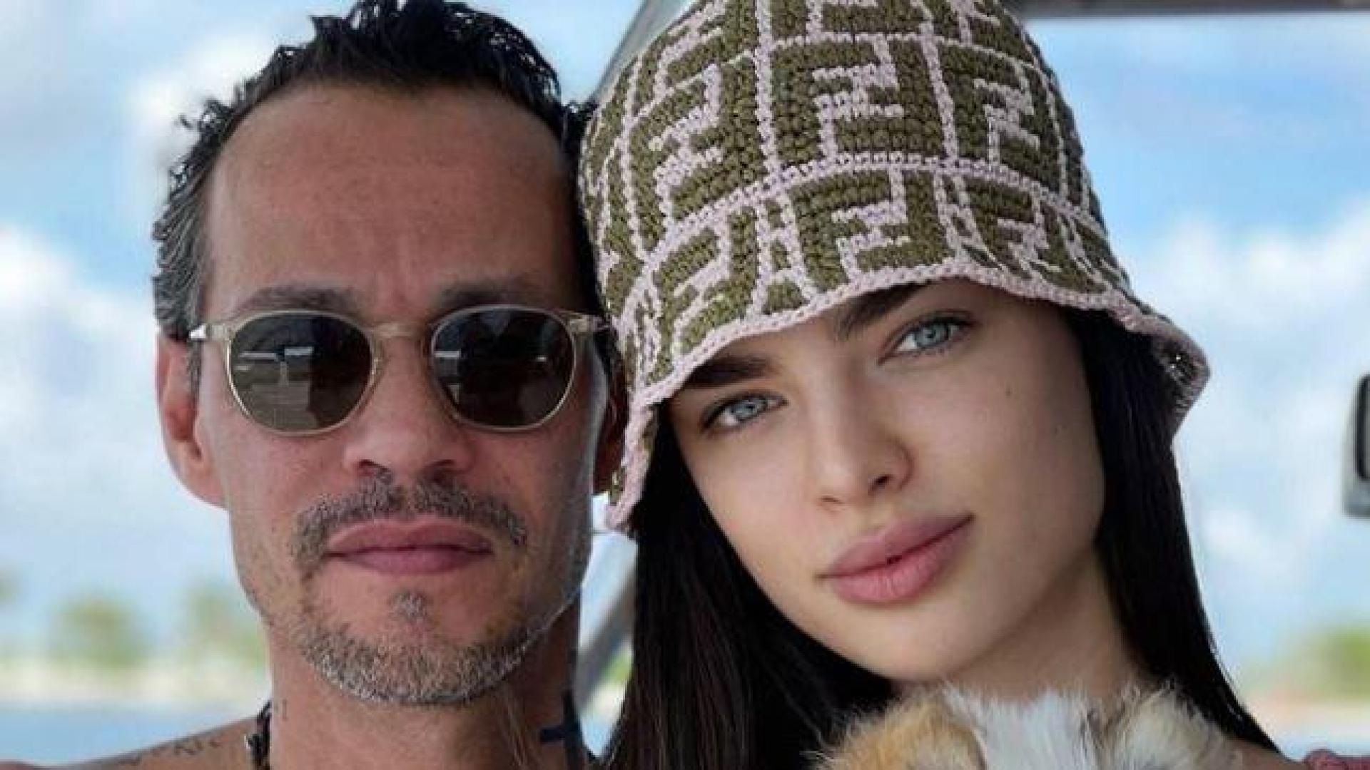 Marc Anthony y Nadia Ferreira, en una foto de su Instagram