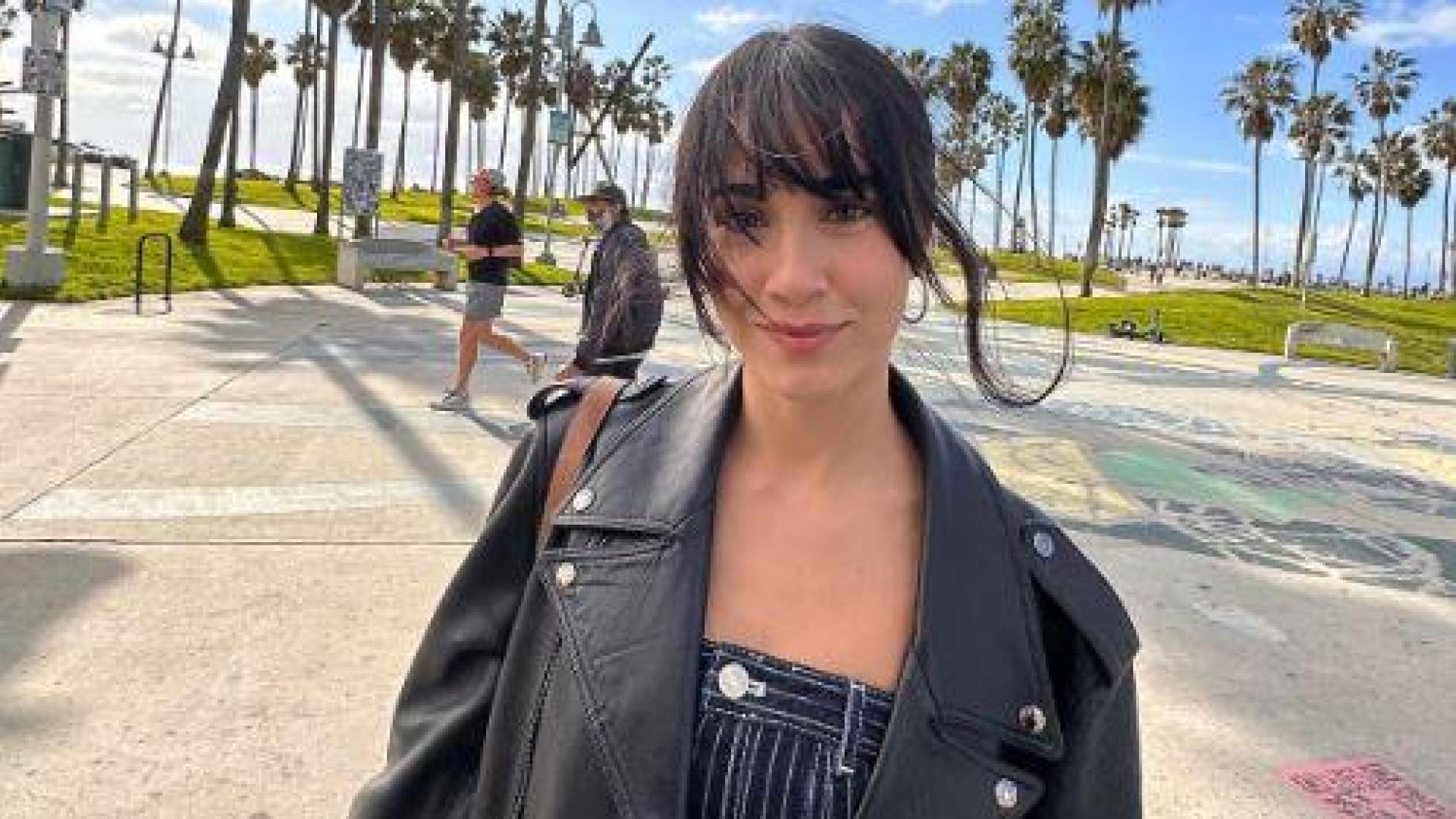 La cantante Aitana posa en una foto de su perfil de Instagram con una cazadora que podría ser de Sebastián Yatra