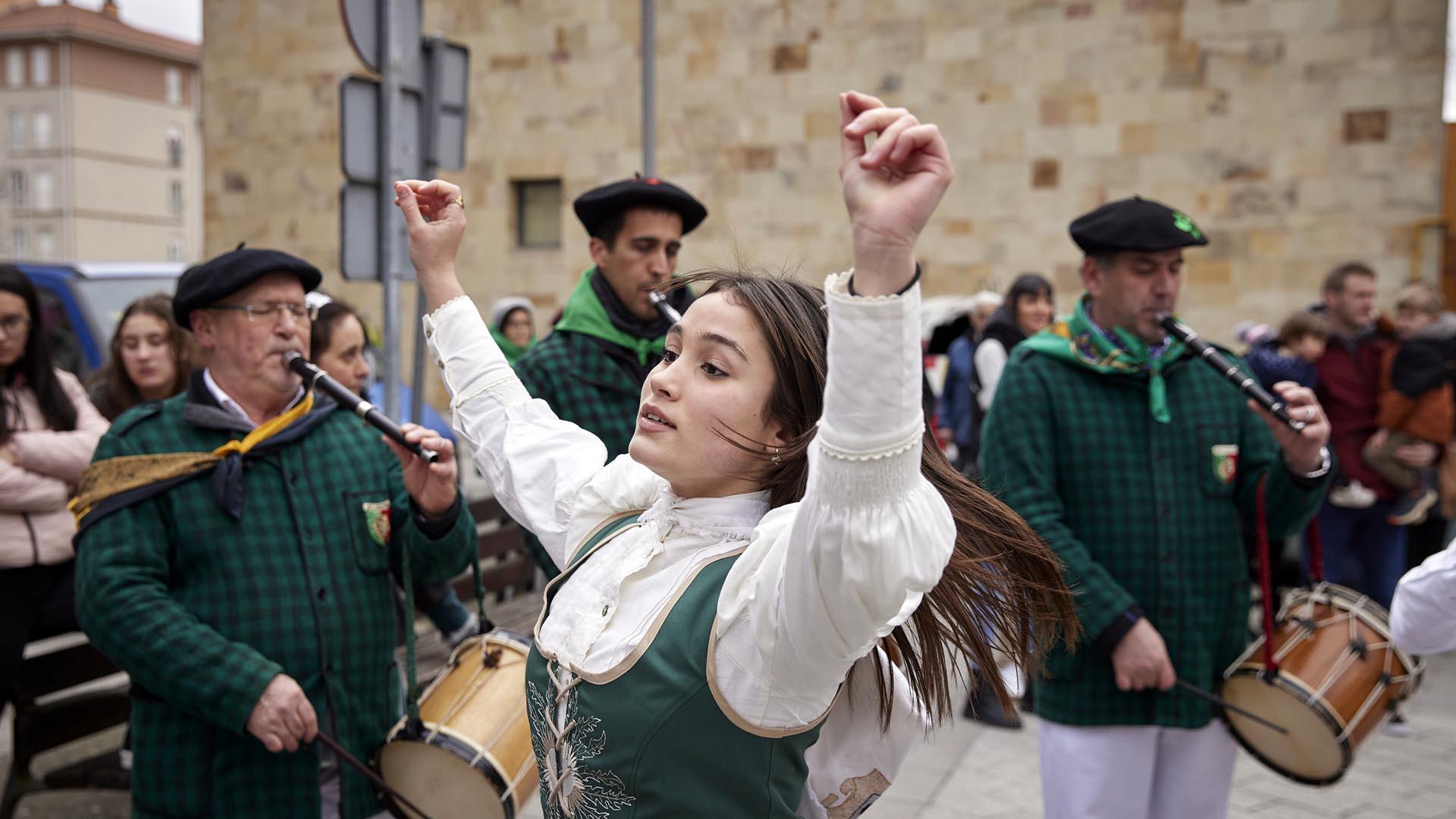 Fotos de los quintos en el día de Santa Águeda de Alsasua.