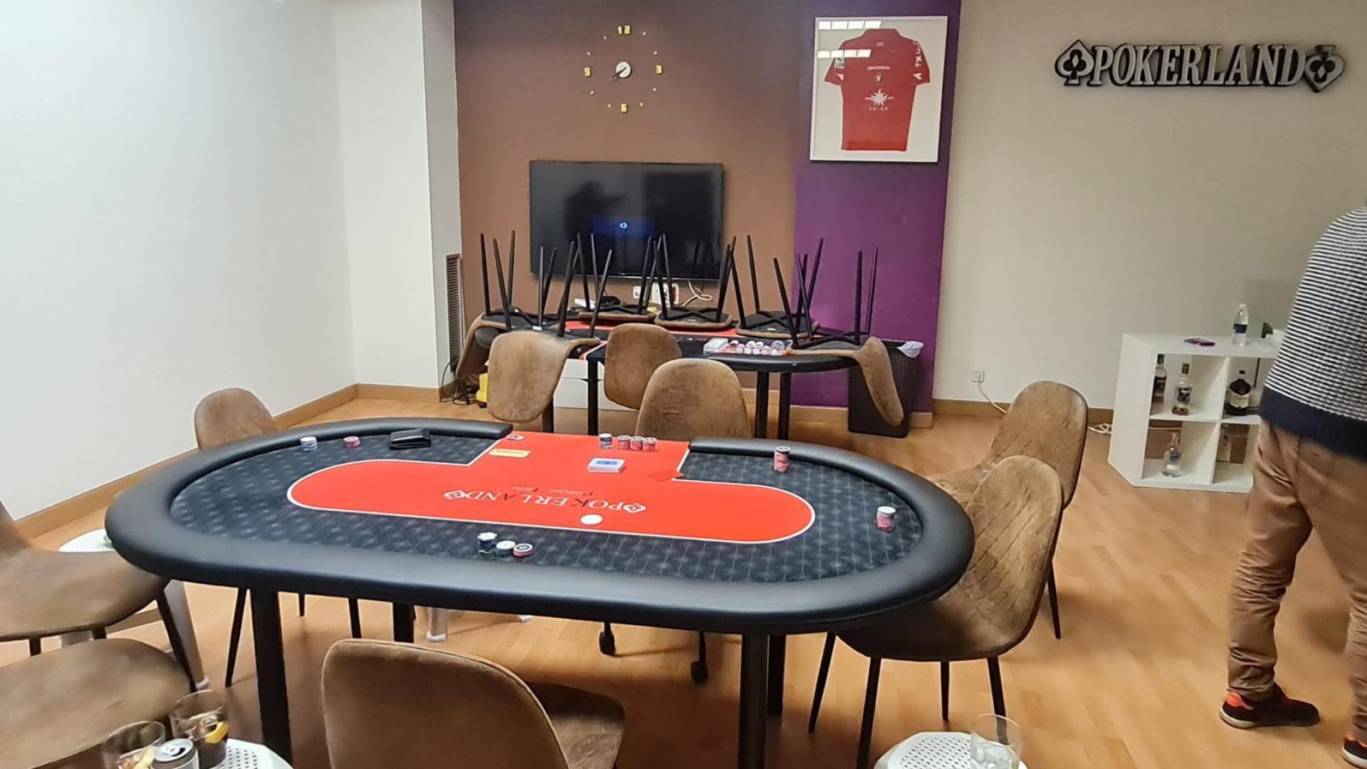 Imagen del interior de la sala de poker clandestina ubicada en La Milagrosa