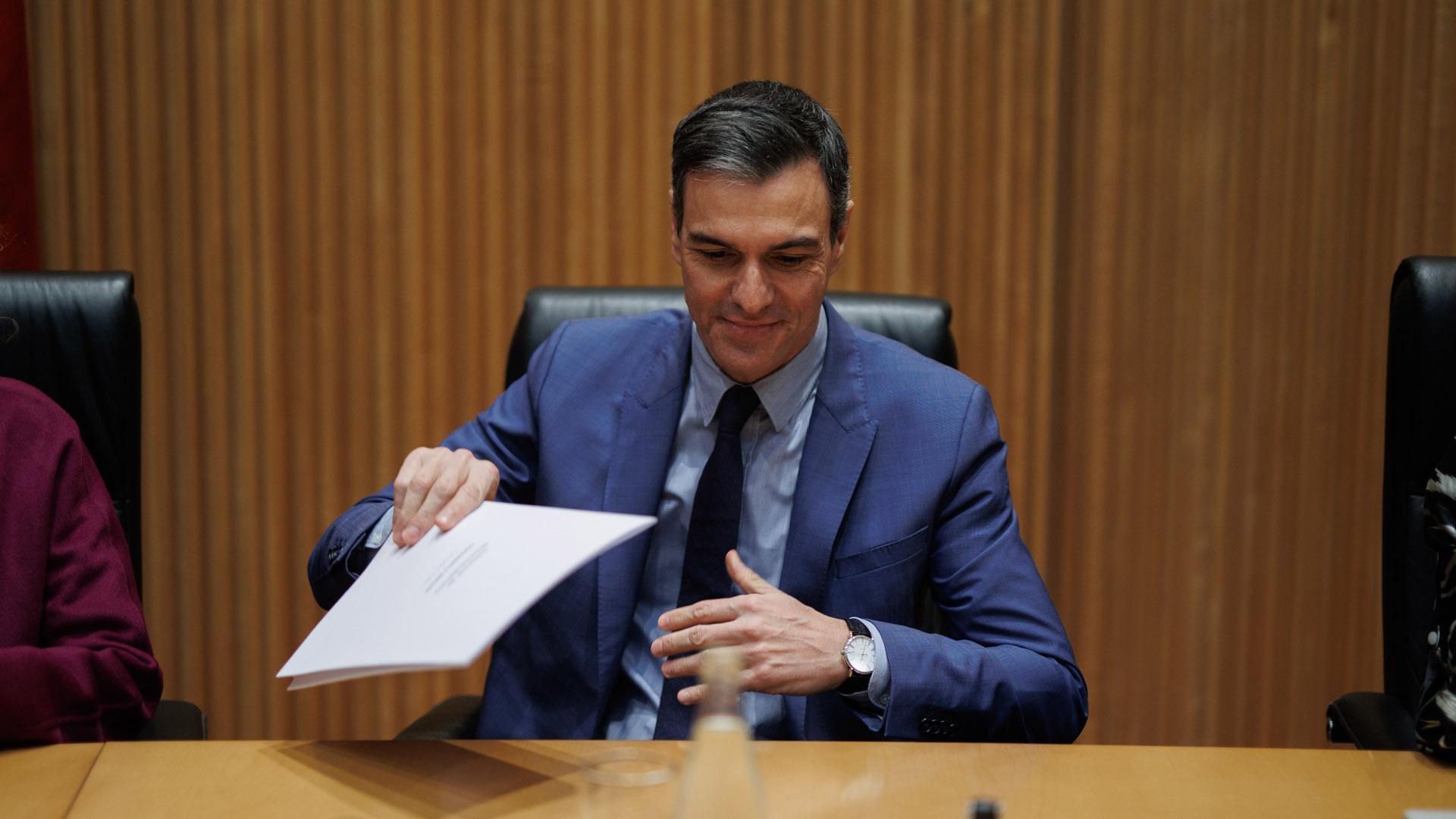 El presidente del Gobierno, Pedro Sánchez, preside una reunión del Grupo Parlamentario Socialista, en el Congreso de los Diputados, este martes