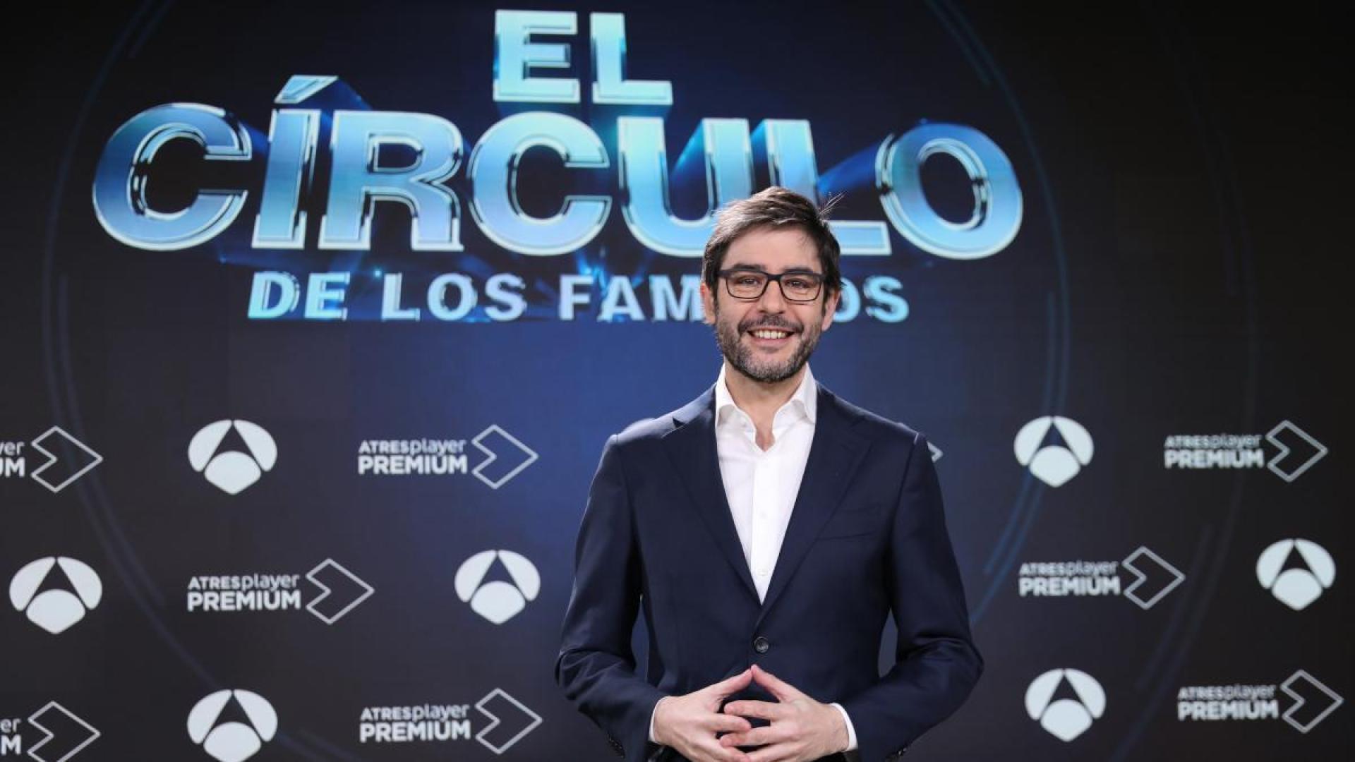 El presentador de televisión Juanra Bonet presenta 'El círculo de los famosos' en Antena 3