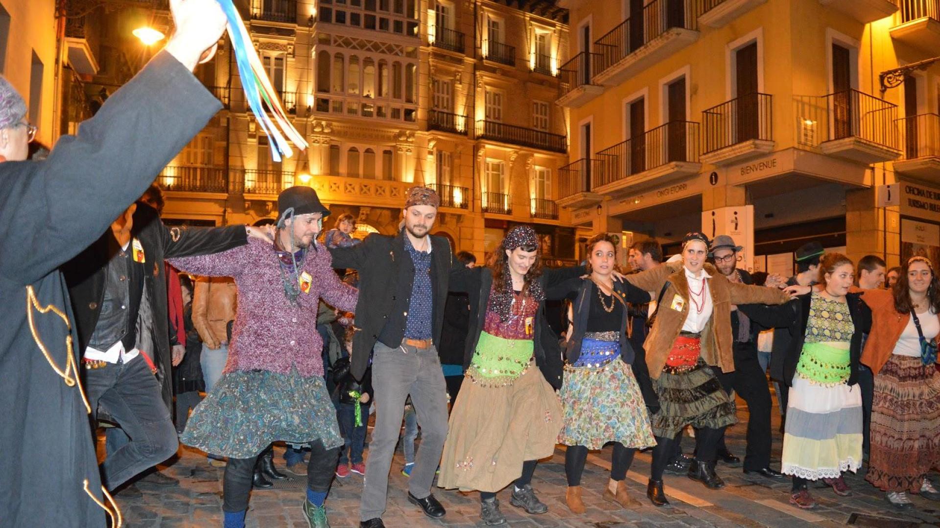Día grande de Caldereros, hoy en el Casco Viejo de Pamplona.