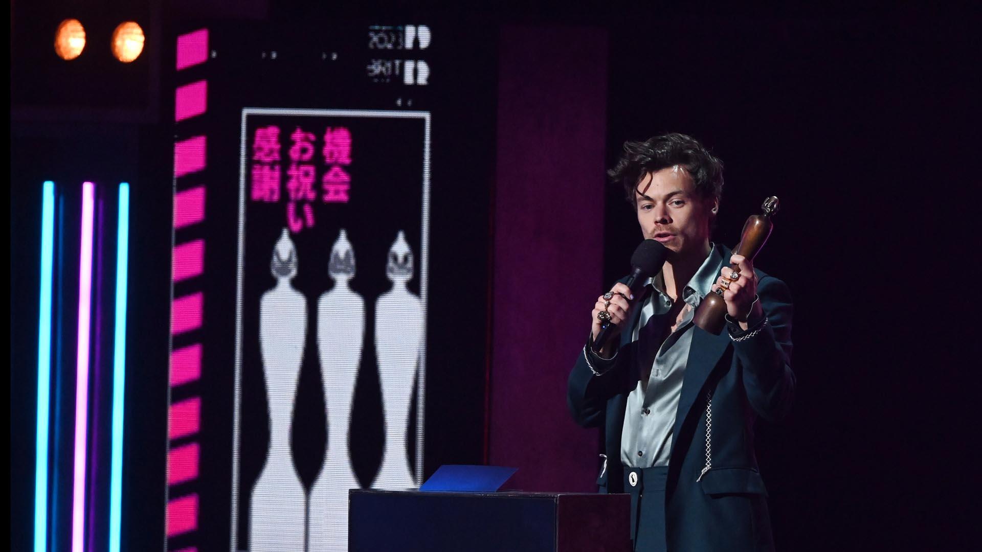 Harry Styles agradece el premio a mejor artista de pop/R&B