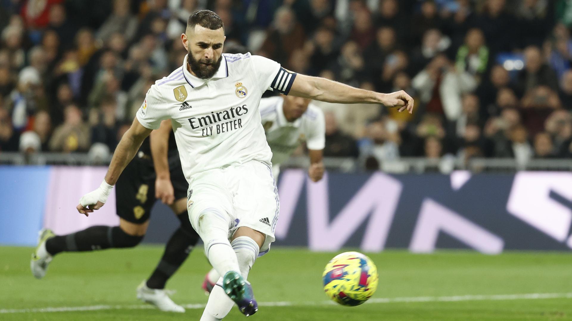Karim Benzema marcó dos goles de penalti en la primera parte