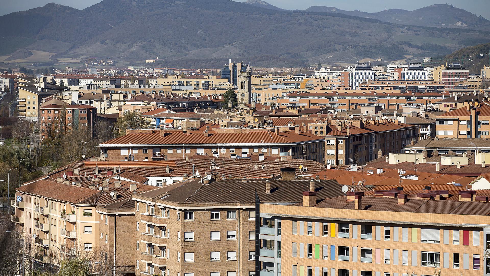 Vista del barrio de la Rocapea desde las Murallas de Pamplona.
