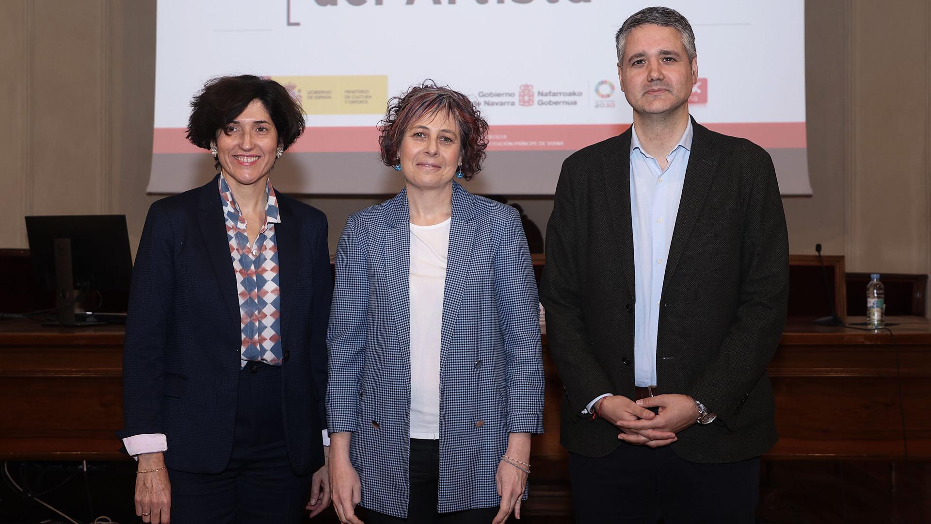 De izda. a dcha., Adriana Moscoso del Prado, Rebeca Esnaola e Ignacio Apezteguía