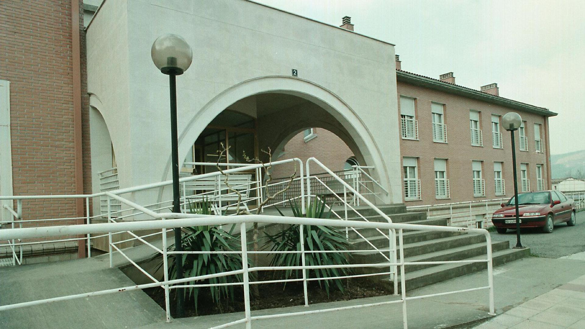 En la imagen de archivo, acceso a la Residencia Aita Barandiaran, de Alsasua.