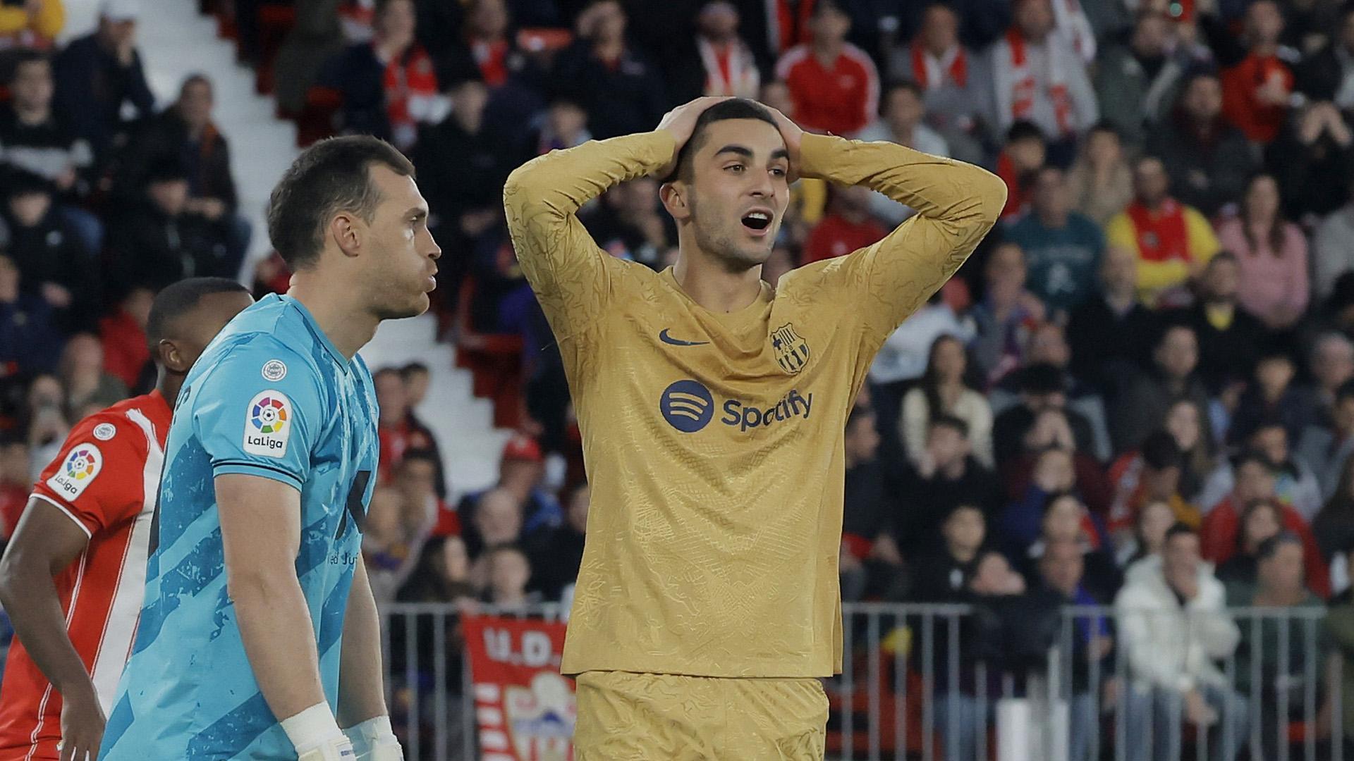 Ferran Torres se lamenta tras fallar una ocasión