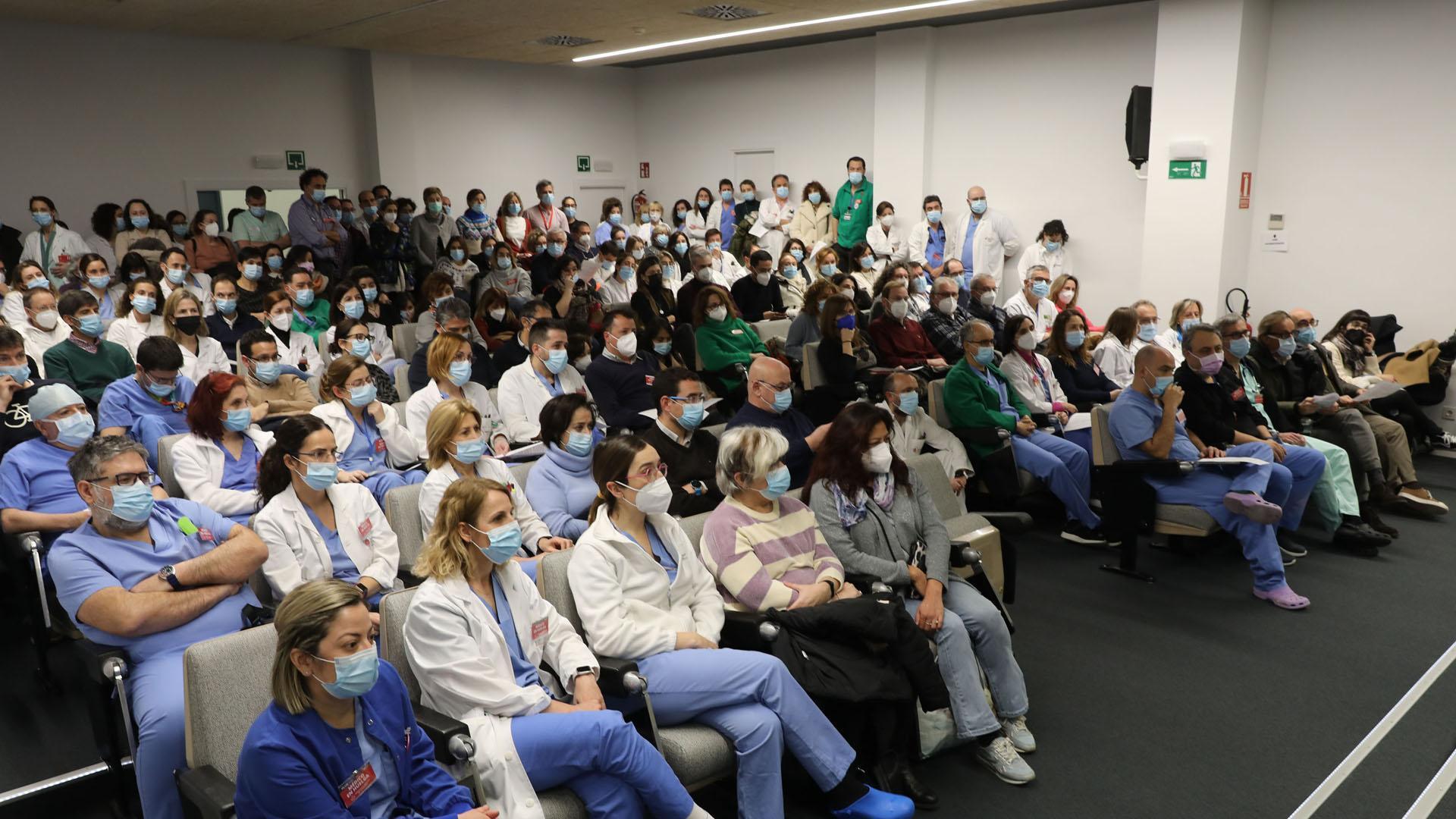 Asamblea de médicos en el Hospital Universitario de Navarra durante la huelga que han mantenido en febrero