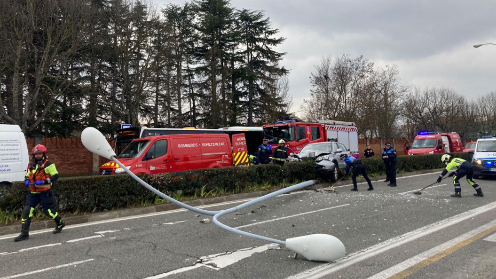 Un accidente provoca el corte de 4 carriles en la avenida Baja Navarra de Pamplona