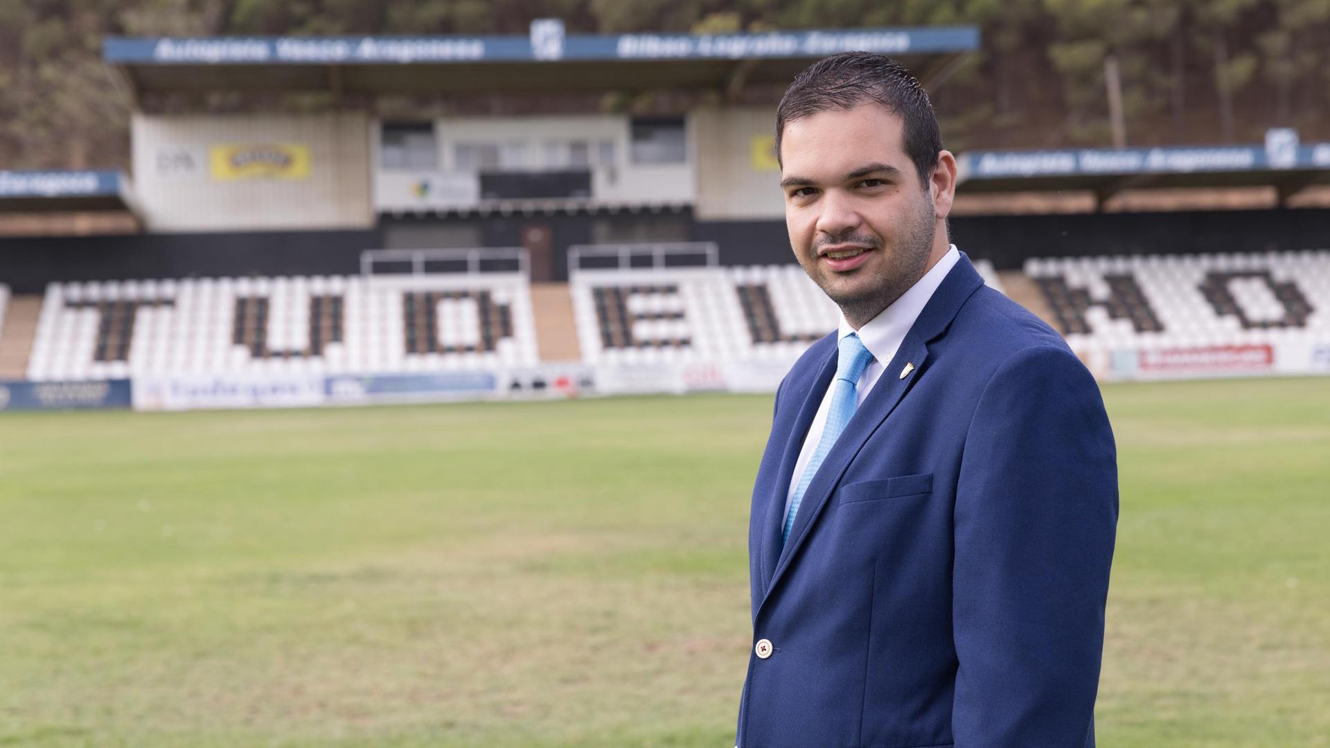 Ramón Lázaro, en una imagen de archivo en el césped del estadio Ciudad de Tudela, donde juega el Tudelano