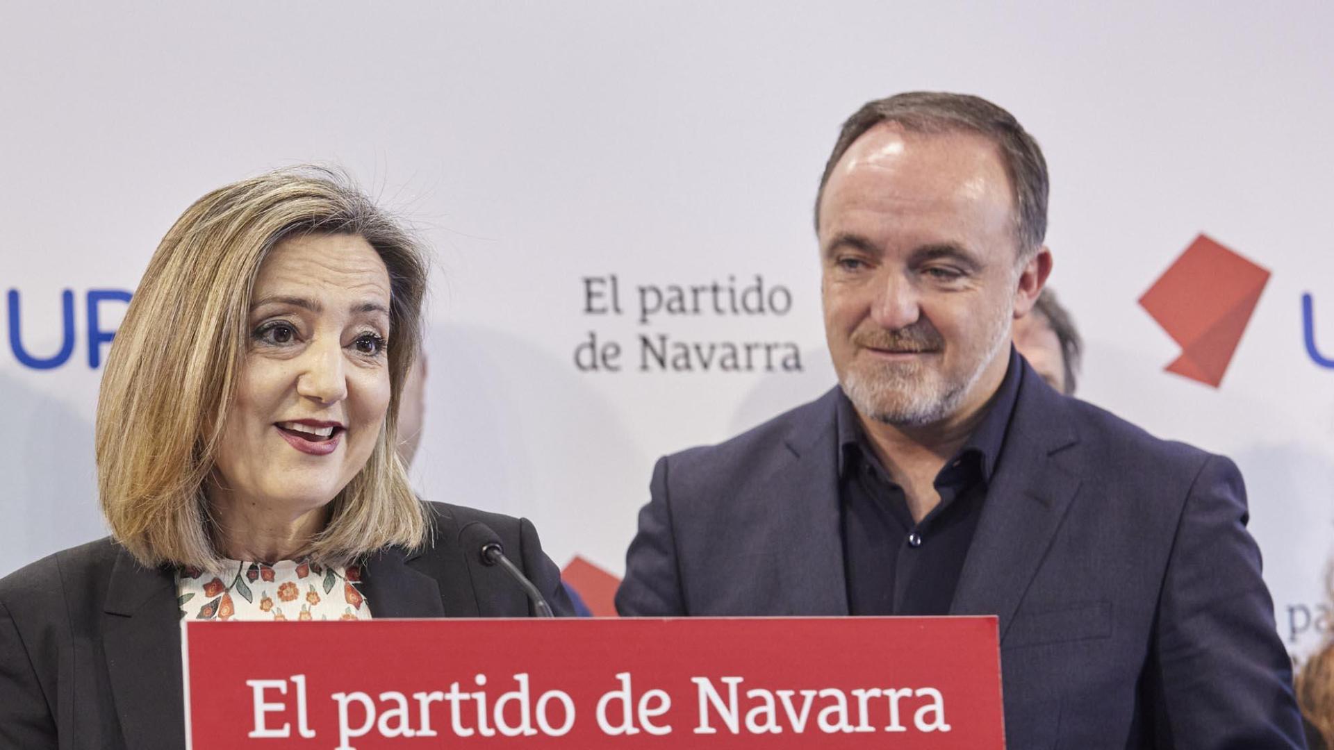 Esparza, con Cristina Ibarrola, en la presentación de los candidatos de UPN a las elecciones municipales