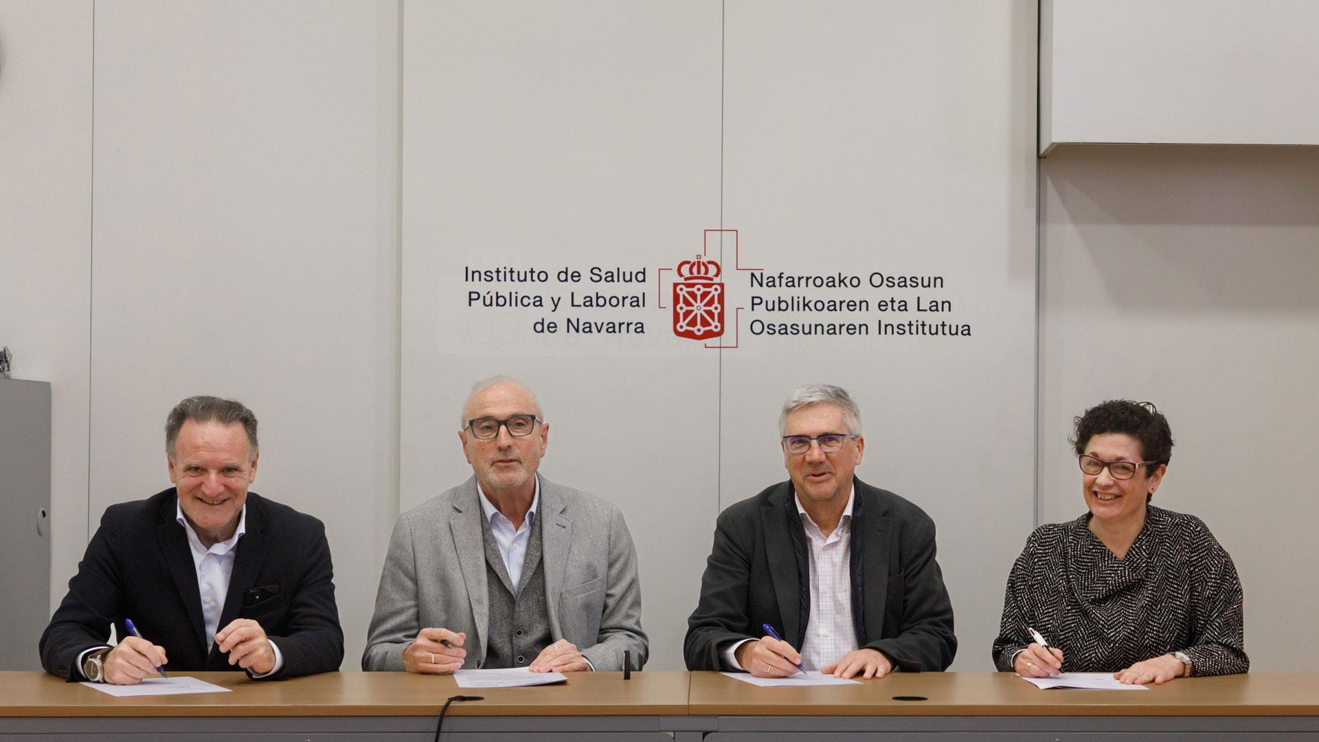 De izda a dcha: el director general de Formación Profesional del Departamento de Educación, Tomás Rodríguez; el director general de Salud, Carlos Artundo; el director general de Educación, Gil Sevillano, y la directora gerente del Instituto de Salud Pública y Laboral de Navarra (ISPLN), Marian Nuin