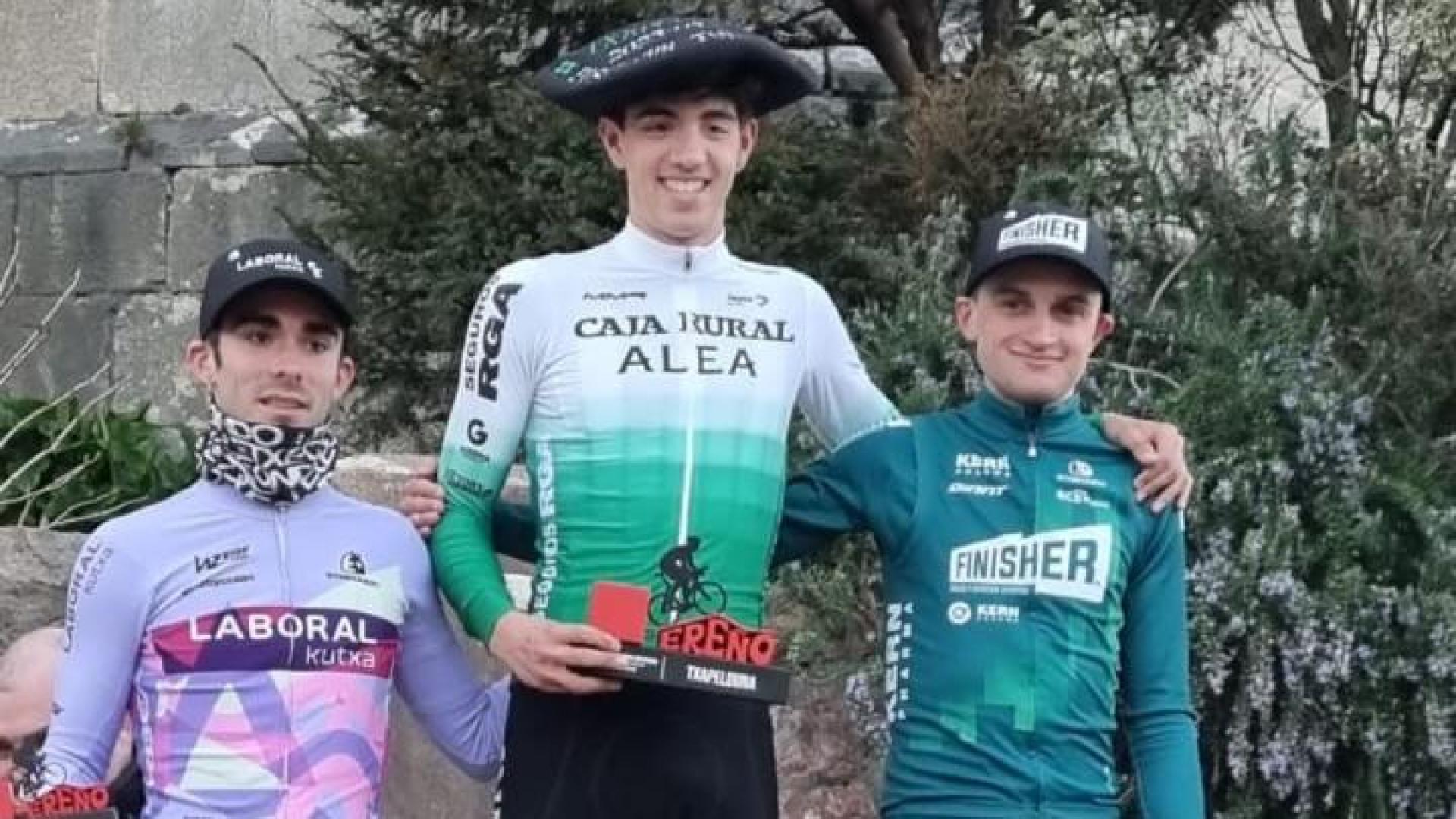 Samuel Fernández, en el podio de la prueba de Ereño.