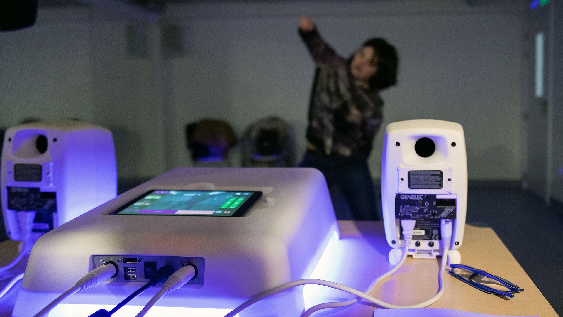 El proyecto 'Tu cuerpo tu instrumento', dirigido a mejorar las interacciones de las personas y a conectar con su entorno, se apoya en una herramienta tecnológica, el 'Motion Composer'