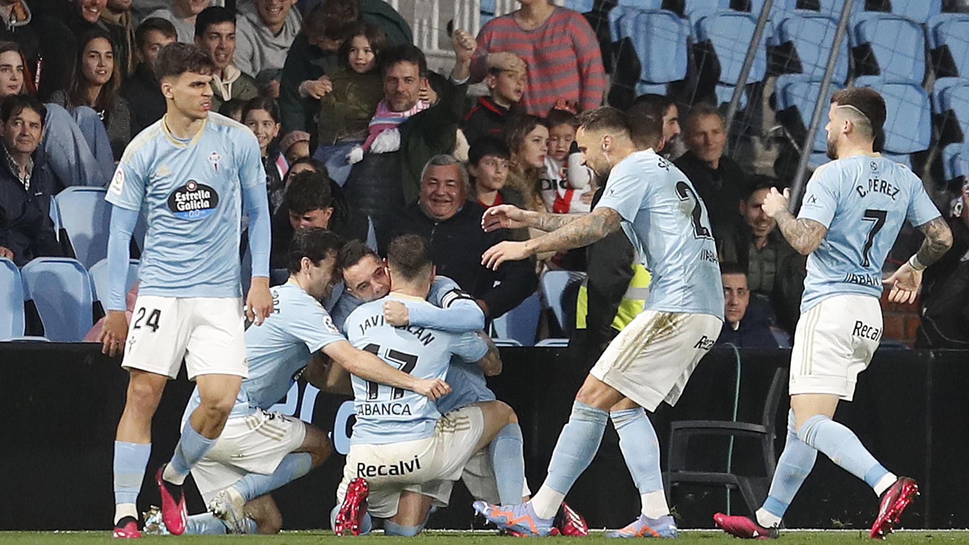 Los jugadores del Celta celebran uno de sus tres goles marcados al Rayo