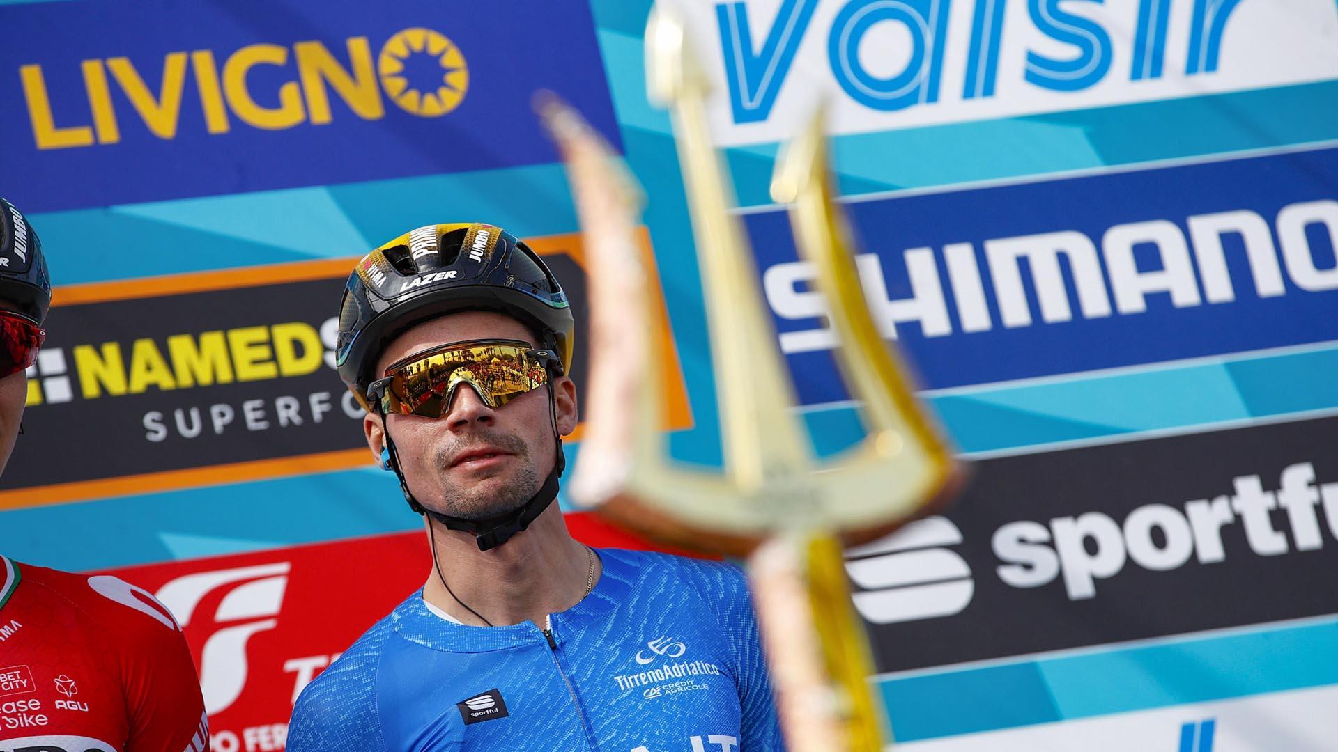 Roglic, antes de iniciar la última etapa de la Tirreno-Adriático