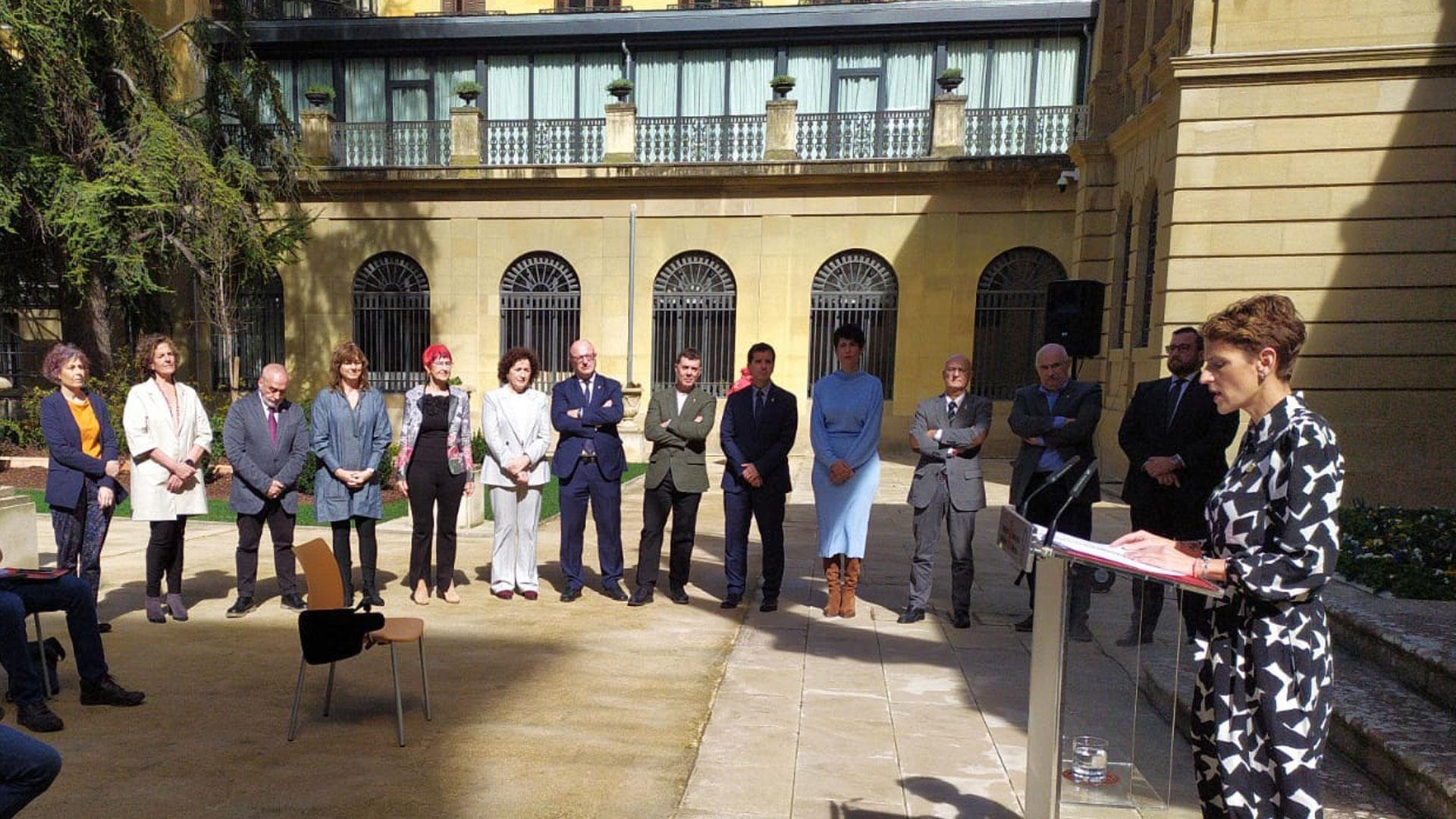 La presidenta ha dado un discurso delante de los medios de comunicación y de todos los miembros de su Gobierno