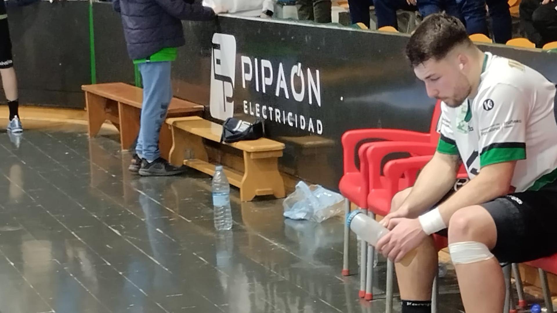 Los jugadores del Helvetia Anaitasuna estaban abatidos al final del encuentro