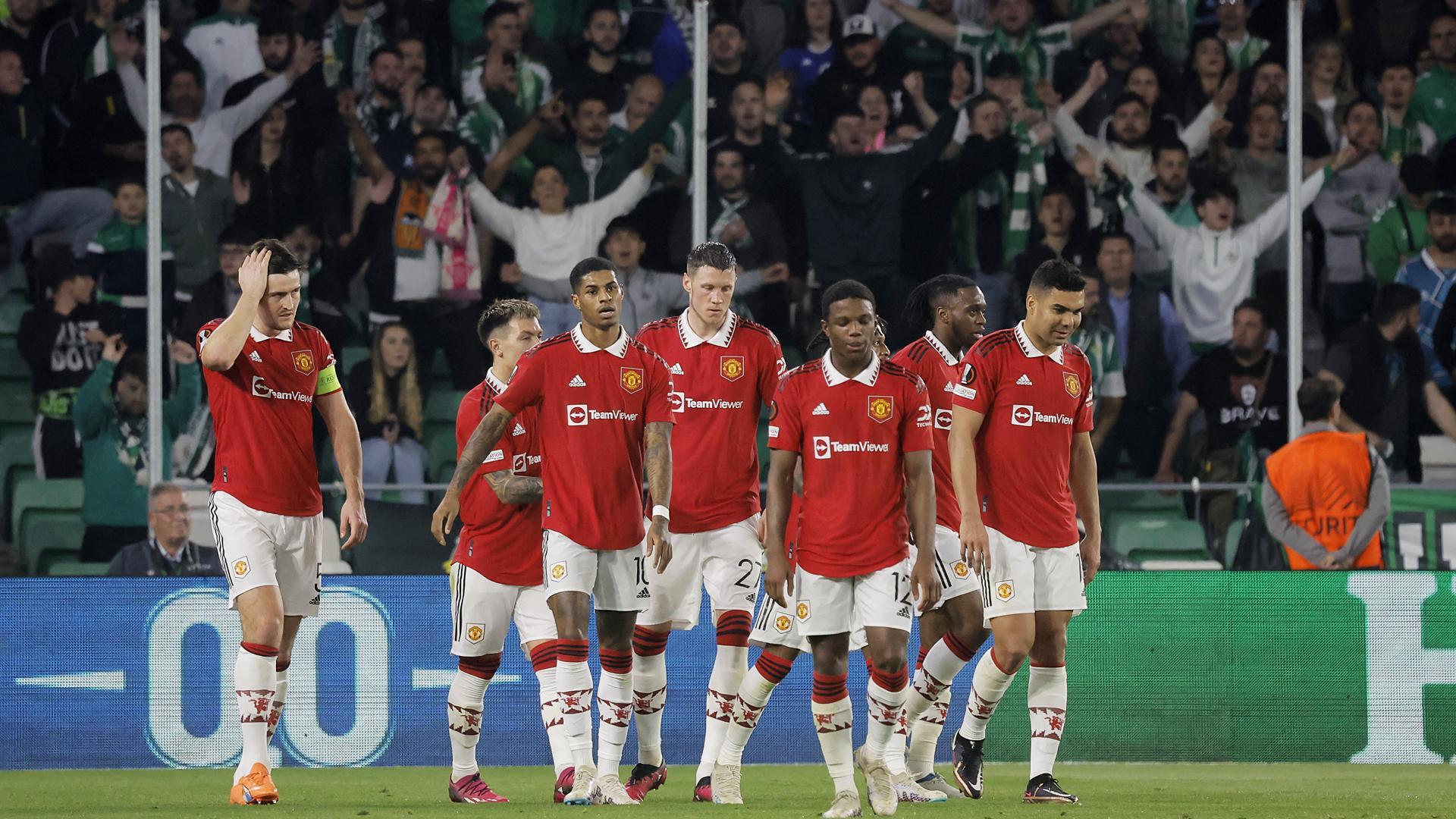 Los jugadores del Manchester celebran el tanto anotado contra el Betis en el Benito Villamarín en la vuelta de los octavos de final de la Europa League.