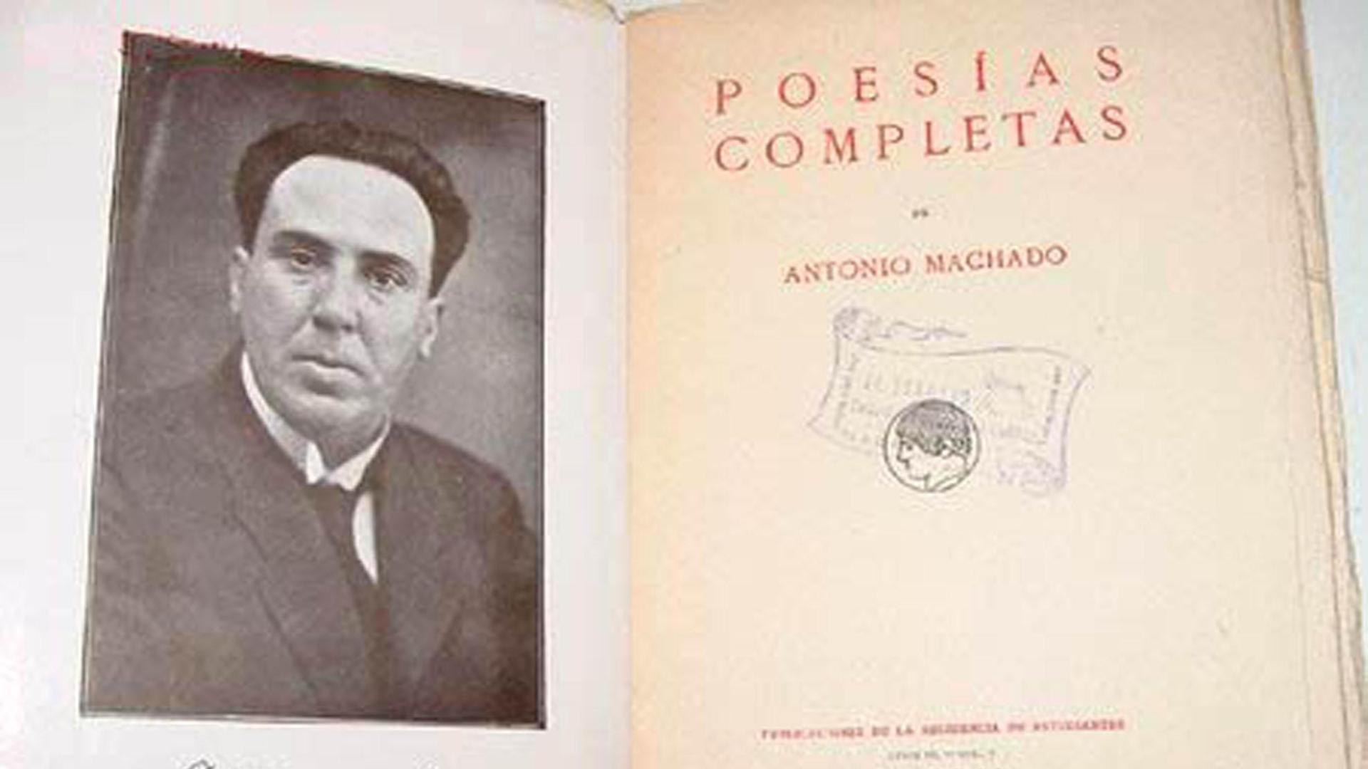 Página de título de la primera edición de las Poesías completas de Antonio Machado, con autógrafo y foto del autor (tomada hacia 1917, en su etapa de profesor en Baeza)
