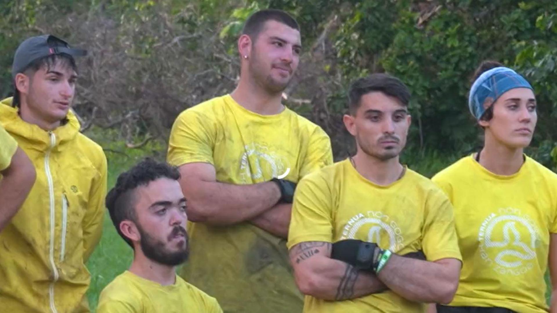 Integrantes del equipo Guaban con los dos nominados para el duelo final: Álvaro y Aitor